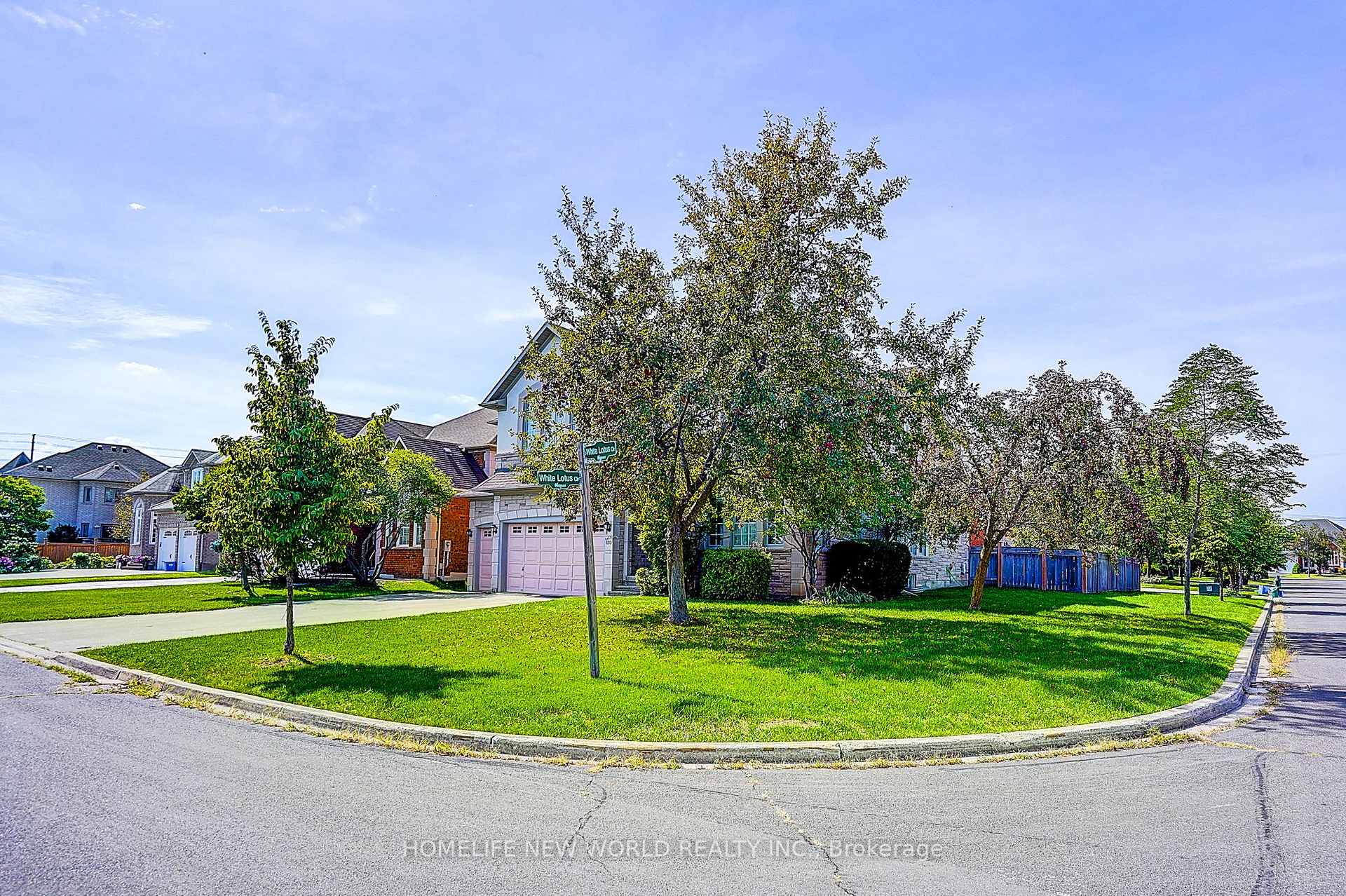 Photo 2 of 133 White Lotus Circle, Markham, Cachet — HOMEH