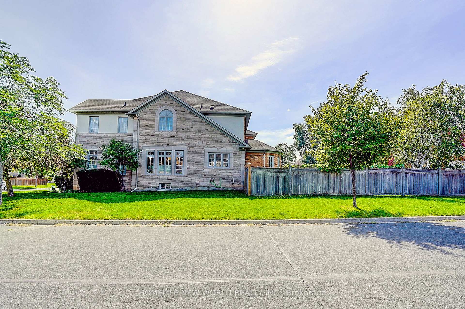 Photo 5 of 133 White Lotus Circle, Markham, Cachet — HOMEH