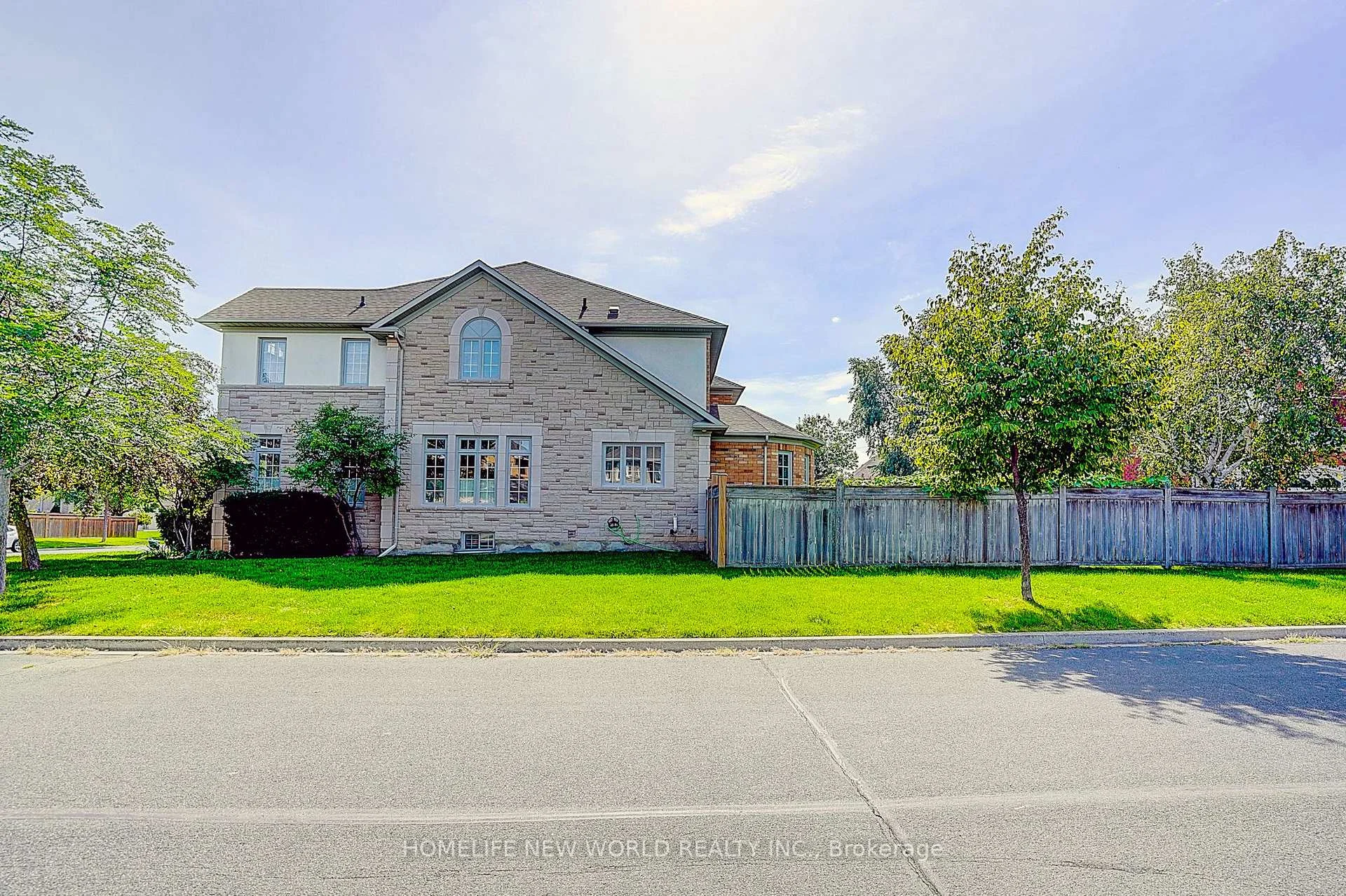 Photo 10 of 133 White Lotus Circle, Markham, Cachet — HOMEH