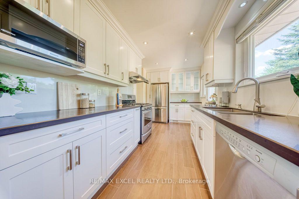 Photo 11 of 120 Drakefield Road, Markham, Bullock — HOMEH