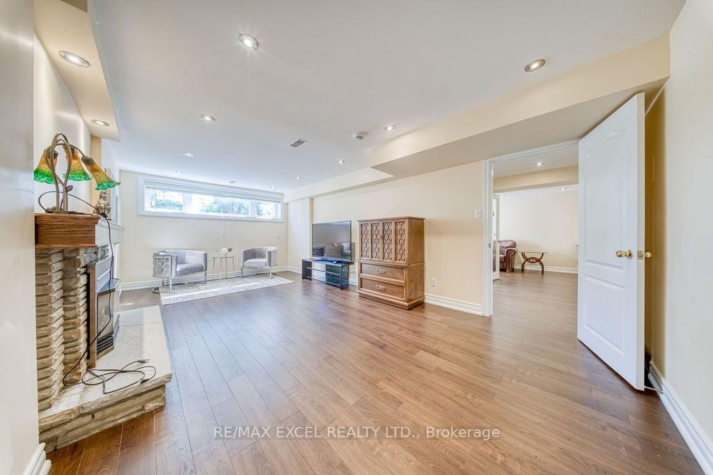 Photo 26 of 120 Drakefield Road, Markham, Bullock — HOMEH