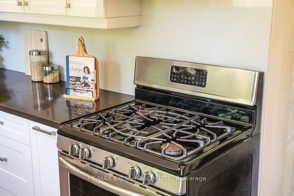 Photo 34 of 120 Drakefield Road, Markham, Bullock — HOMEH