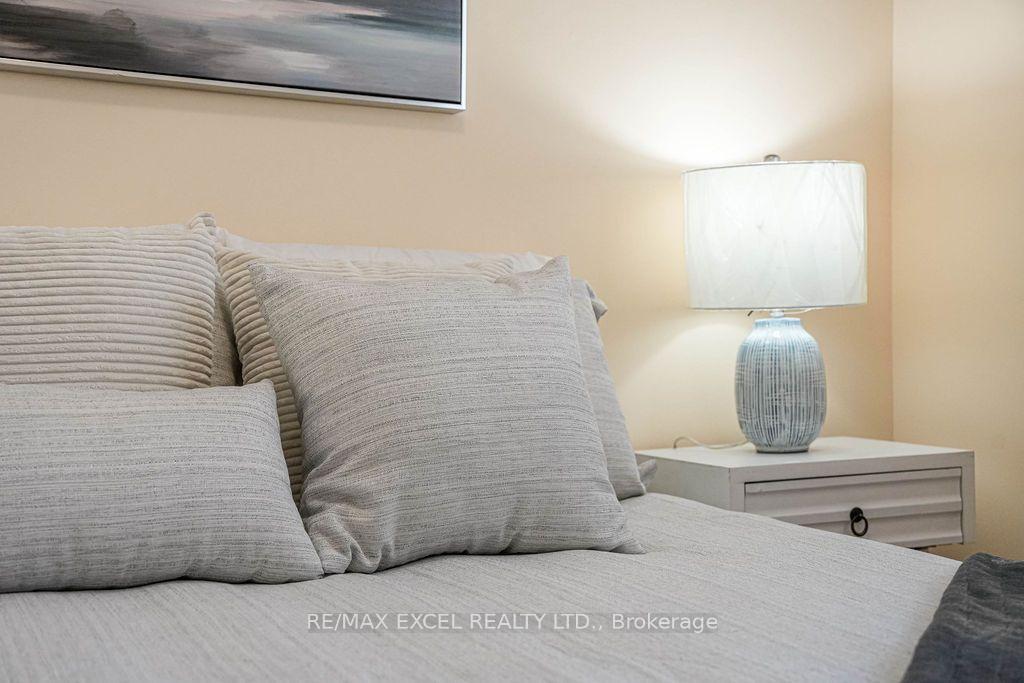 Photo 35 of 120 Drakefield Road, Markham, Bullock — HOMEH