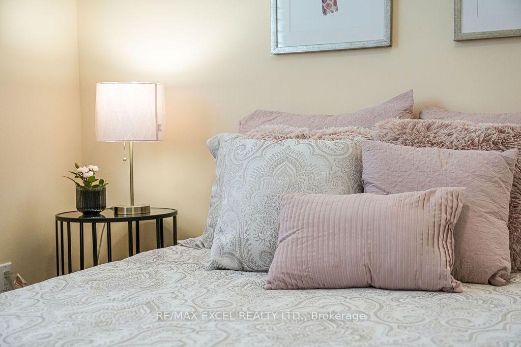 Photo 36 of 120 Drakefield Road, Markham, Bullock — HOMEH