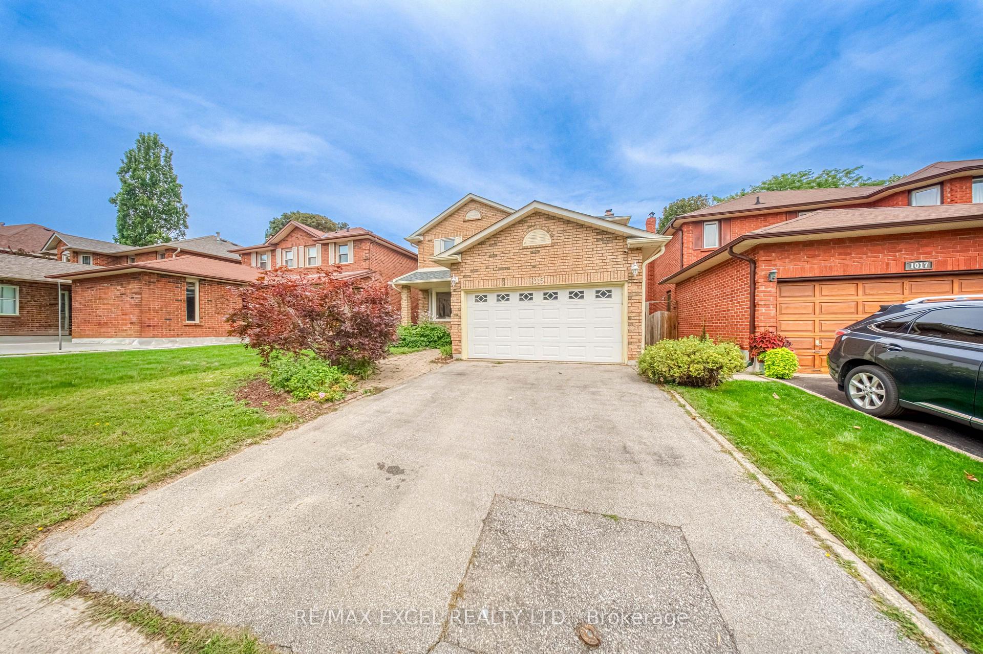 Photo 2 of 1019 Rouge Valley Drive, Pickering, Rougemount — HOMEH