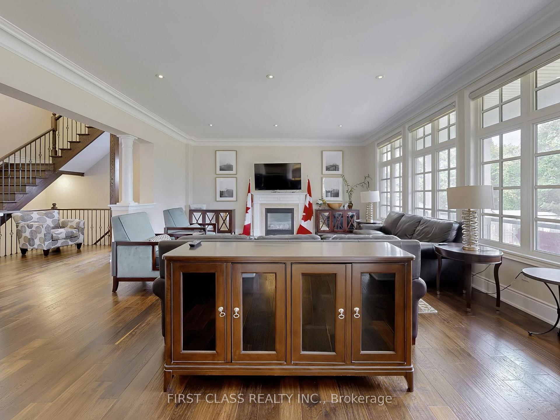 Photo 4 of 3 Royal County Down Crescent, Markham, Devil's Elbow — HOMEH