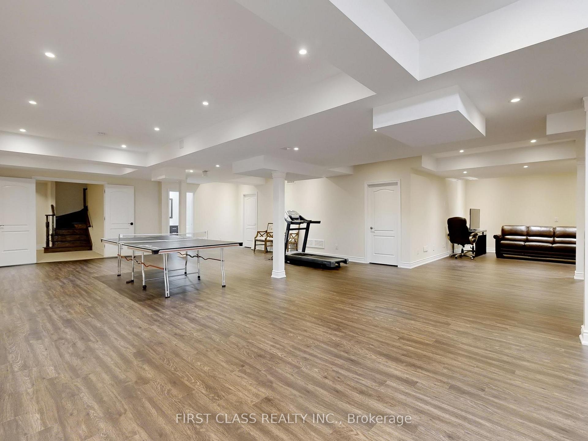 Photo 36 of 3 Royal County Down Crescent, Markham, Devil's Elbow — HOMEH