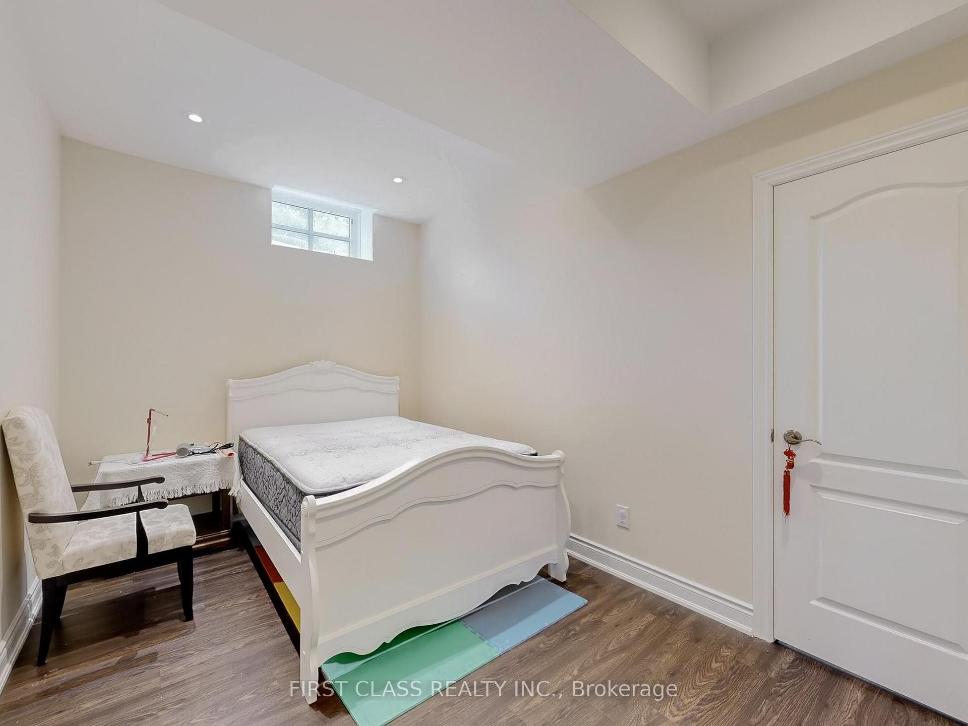 Photo 38 of 3 Royal County Down Crescent, Markham, Devil's Elbow — HOMEH