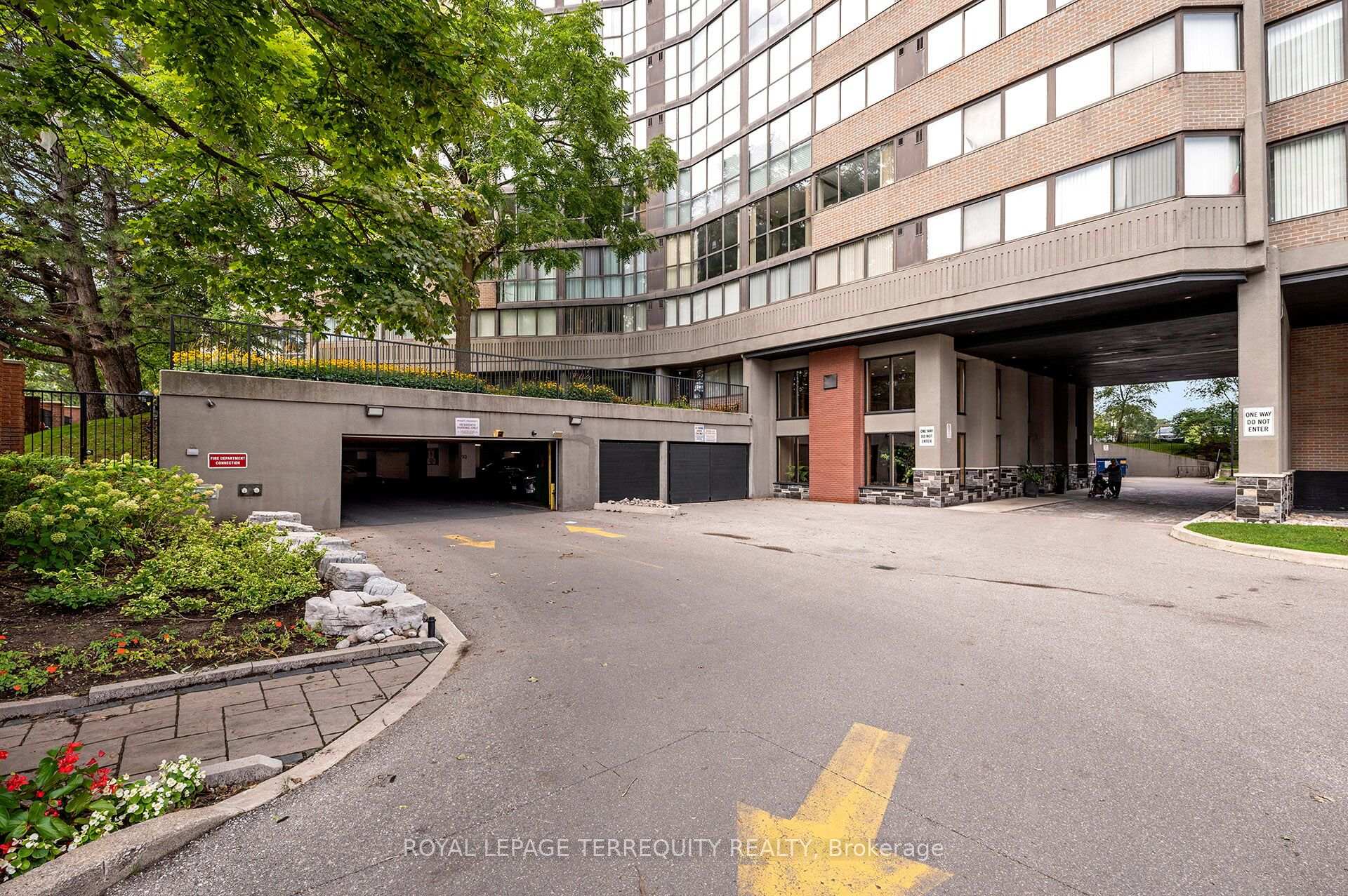 Photo 3 of Unit 2002, 40 Richview Road, Etobicoke, Humber Heights — HOMEH