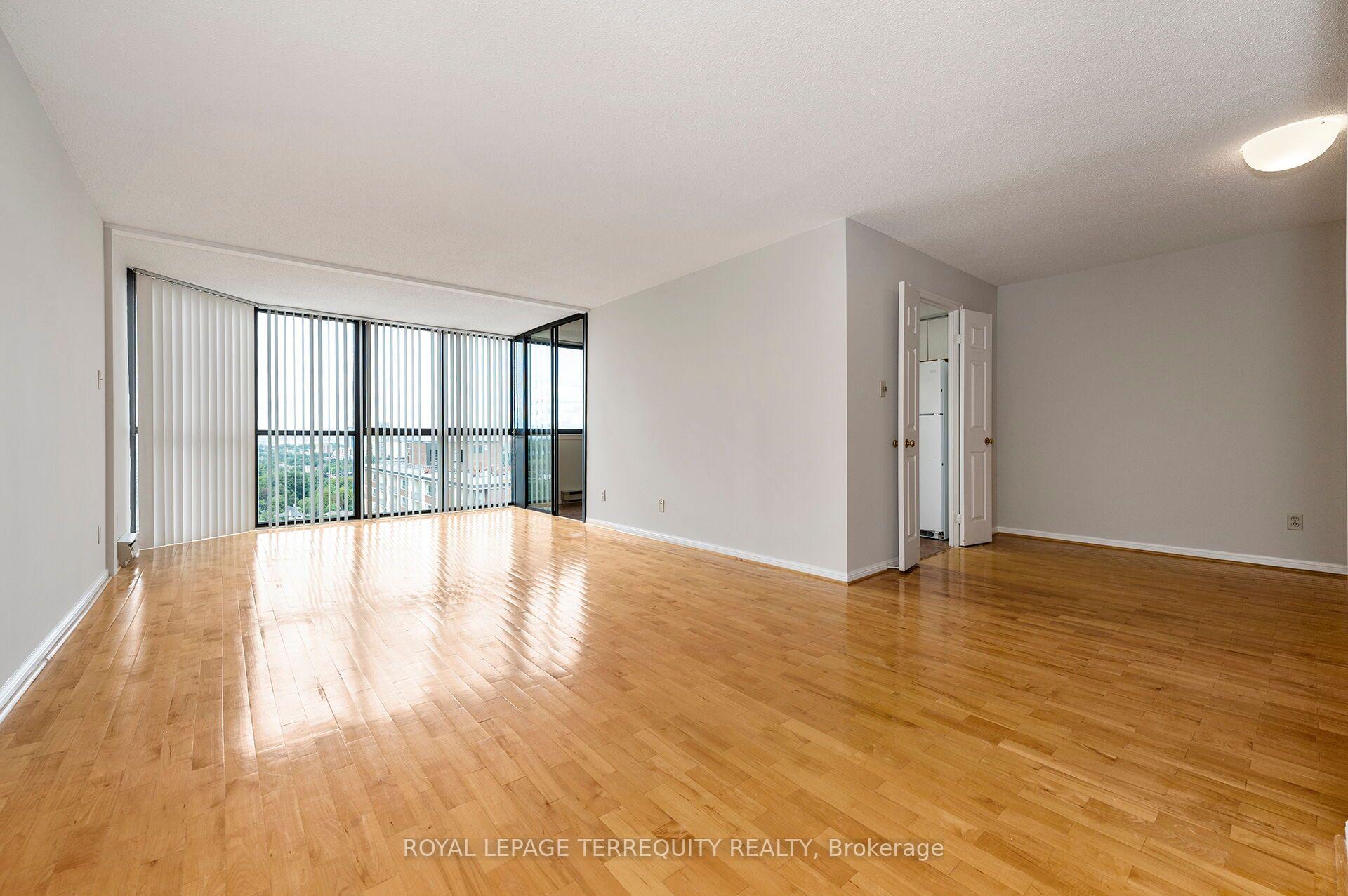 Photo 5 of Unit 2002, 40 Richview Road, Etobicoke, Humber Heights — HOMEH
