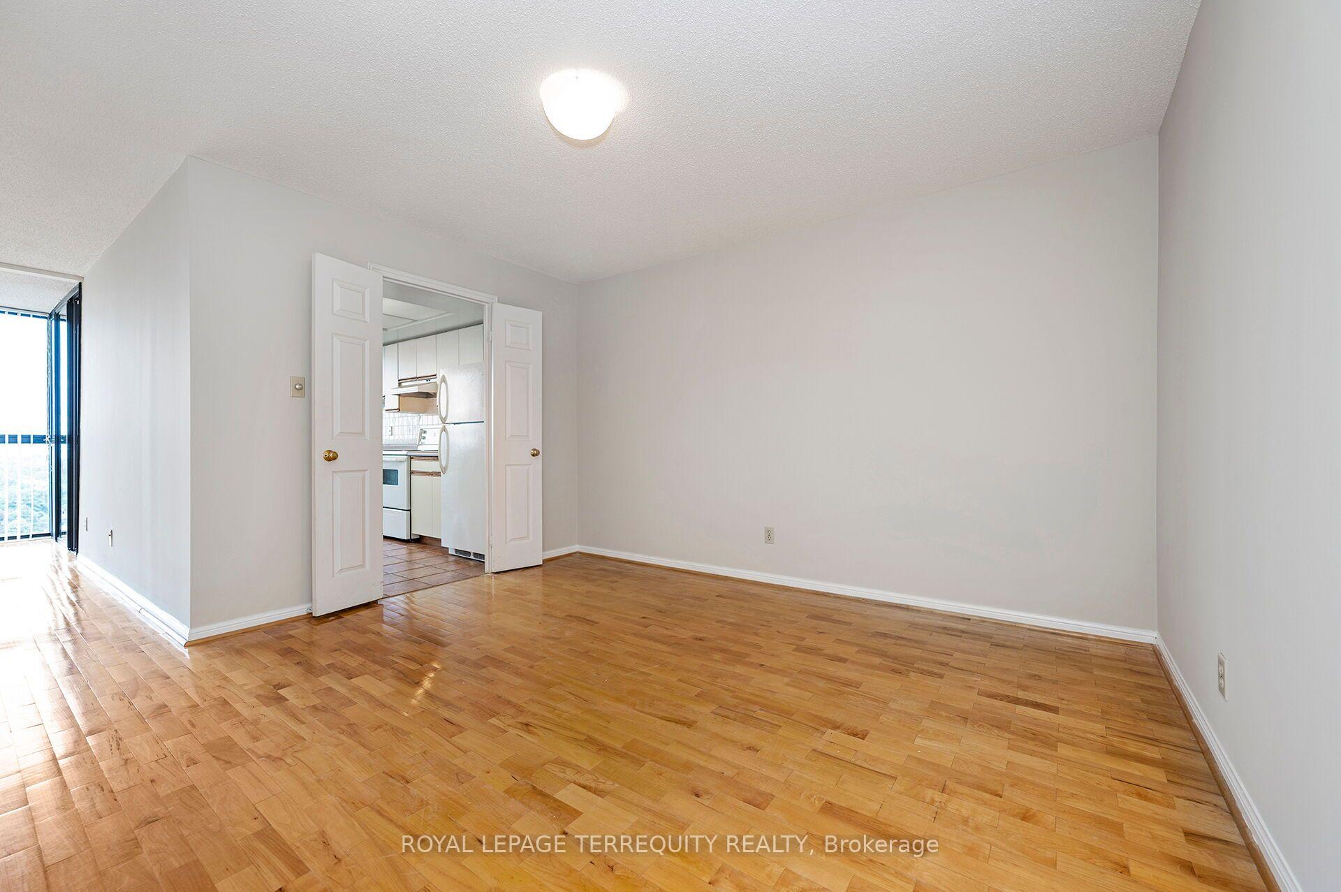 Photo 9 of Unit 2002, 40 Richview Road, Etobicoke, Humber Heights — HOMEH