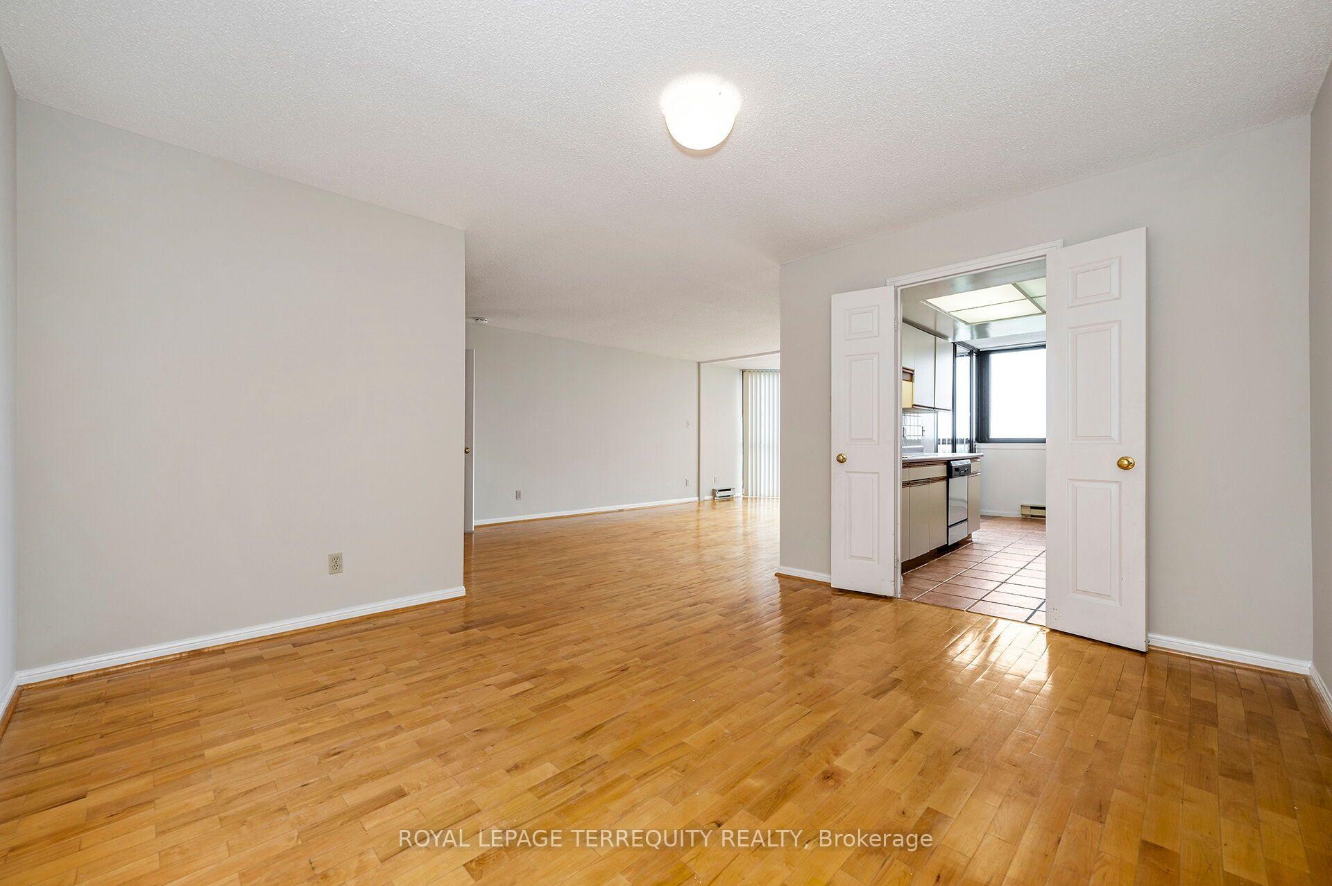 Photo 10 of Unit 2002, 40 Richview Road, Etobicoke, Humber Heights — HOMEH