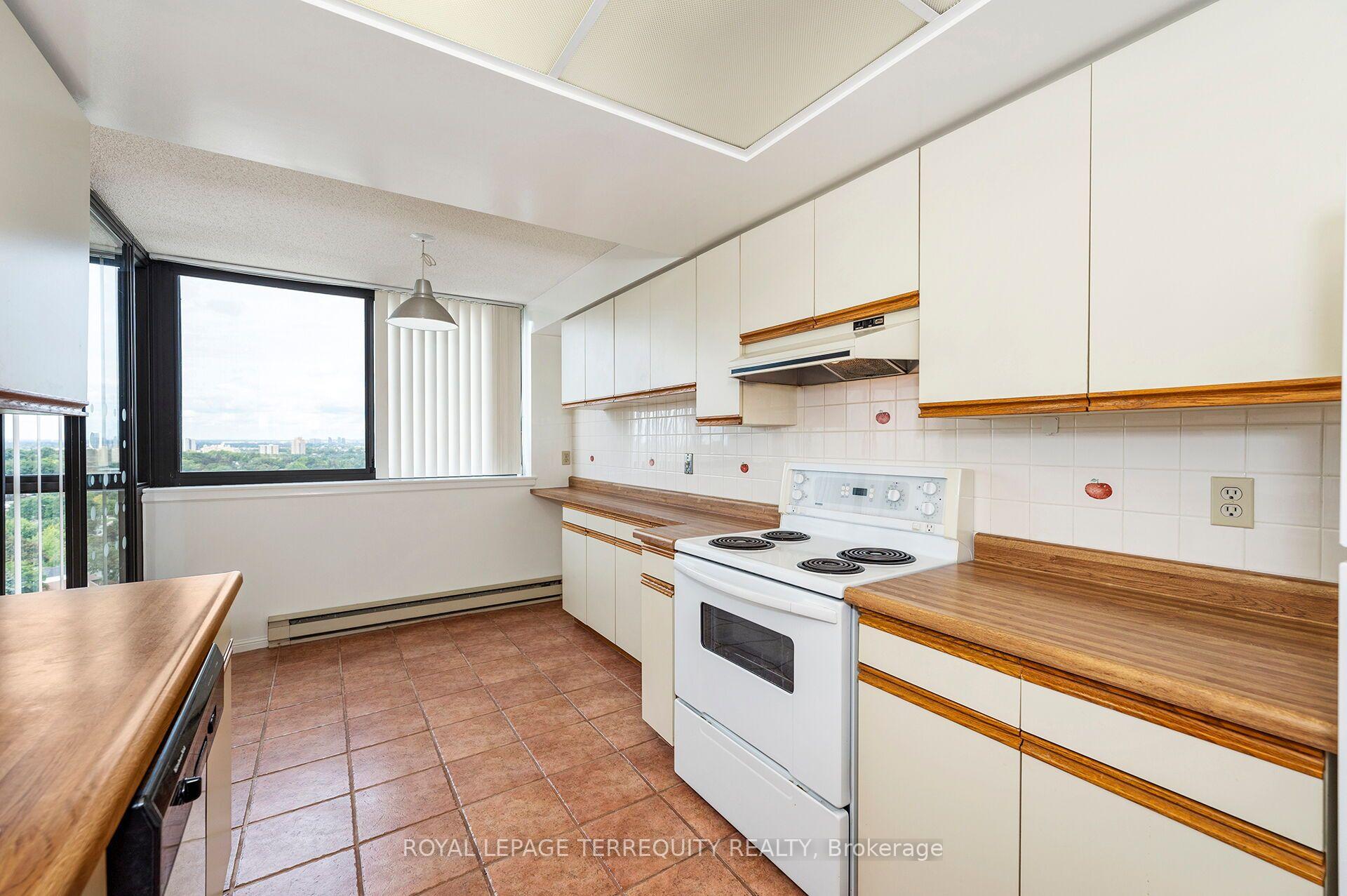 Photo 12 of Unit 2002, 40 Richview Road, Etobicoke, Humber Heights — HOMEH
