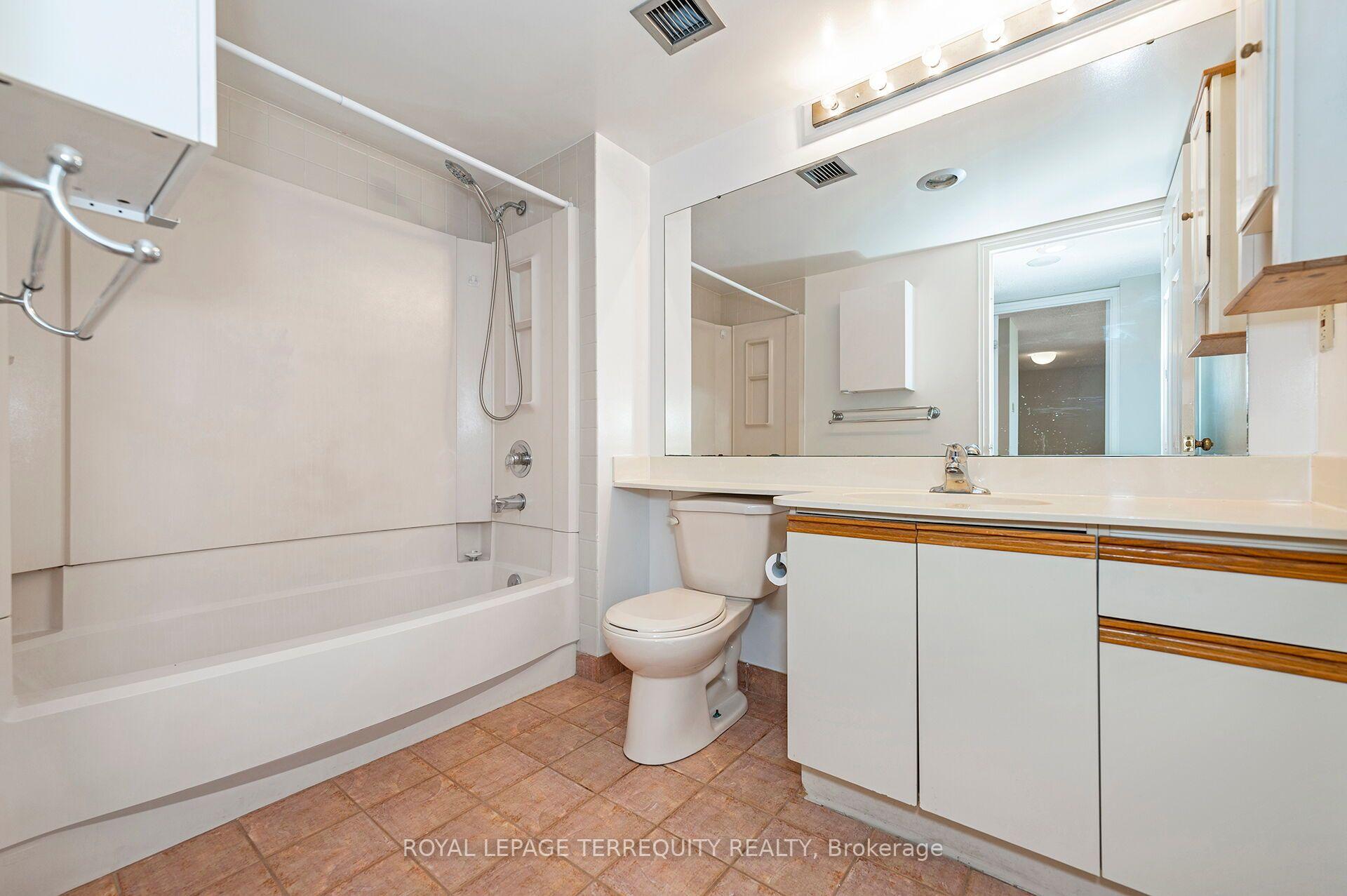 Photo 22 of Unit 2002, 40 Richview Road, Etobicoke, Humber Heights — HOMEH
