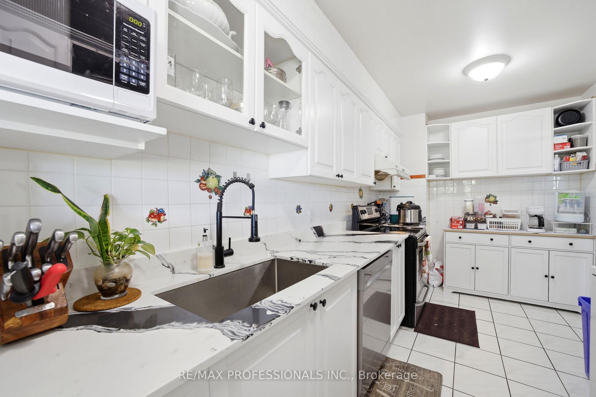 Photo 15 of Unit 204, 19 Four Winds Drive, North York, York University Heights — HOMEH