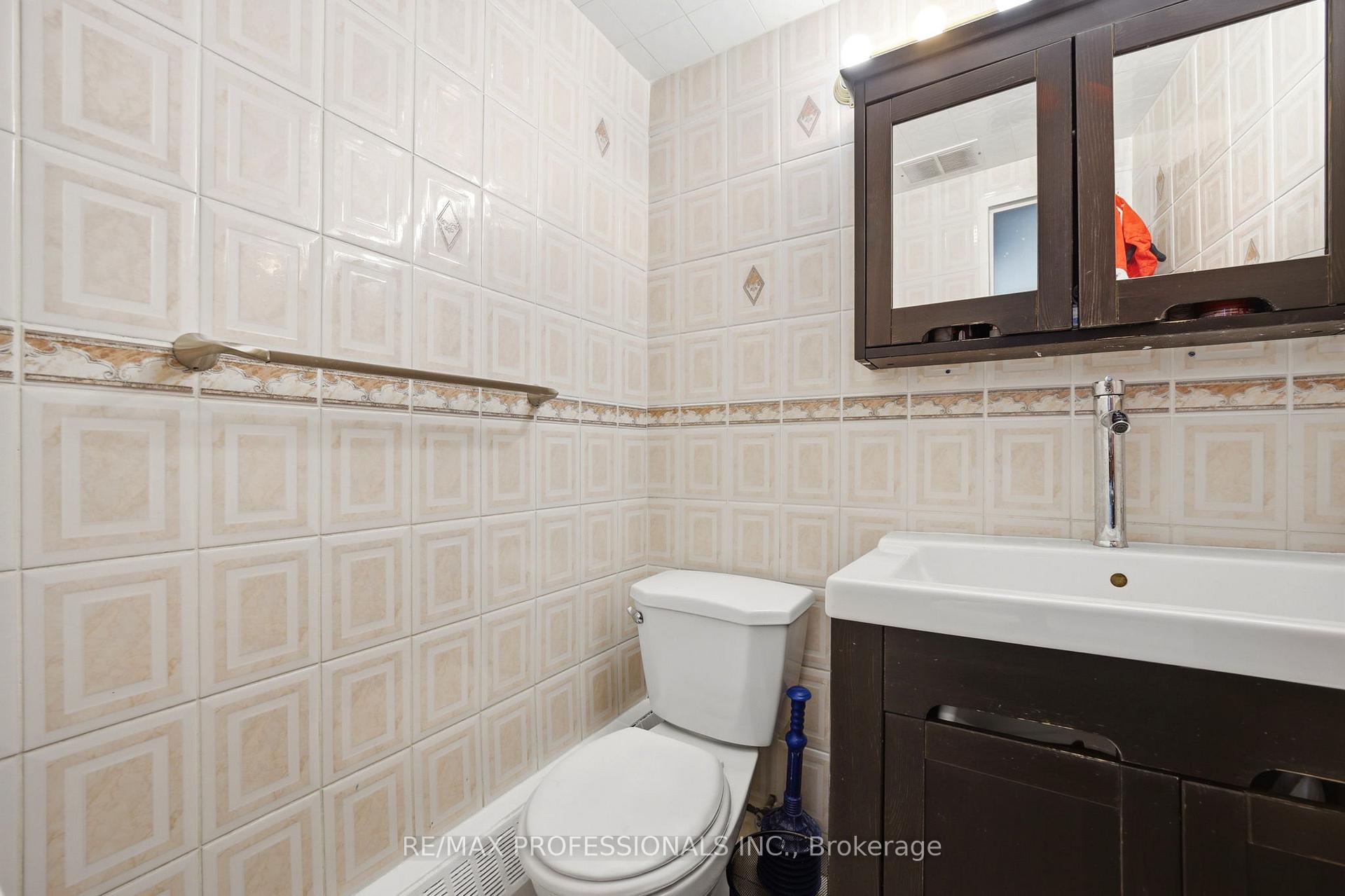 Photo 20 of Unit 204, 19 Four Winds Drive, North York, York University Heights — HOMEH