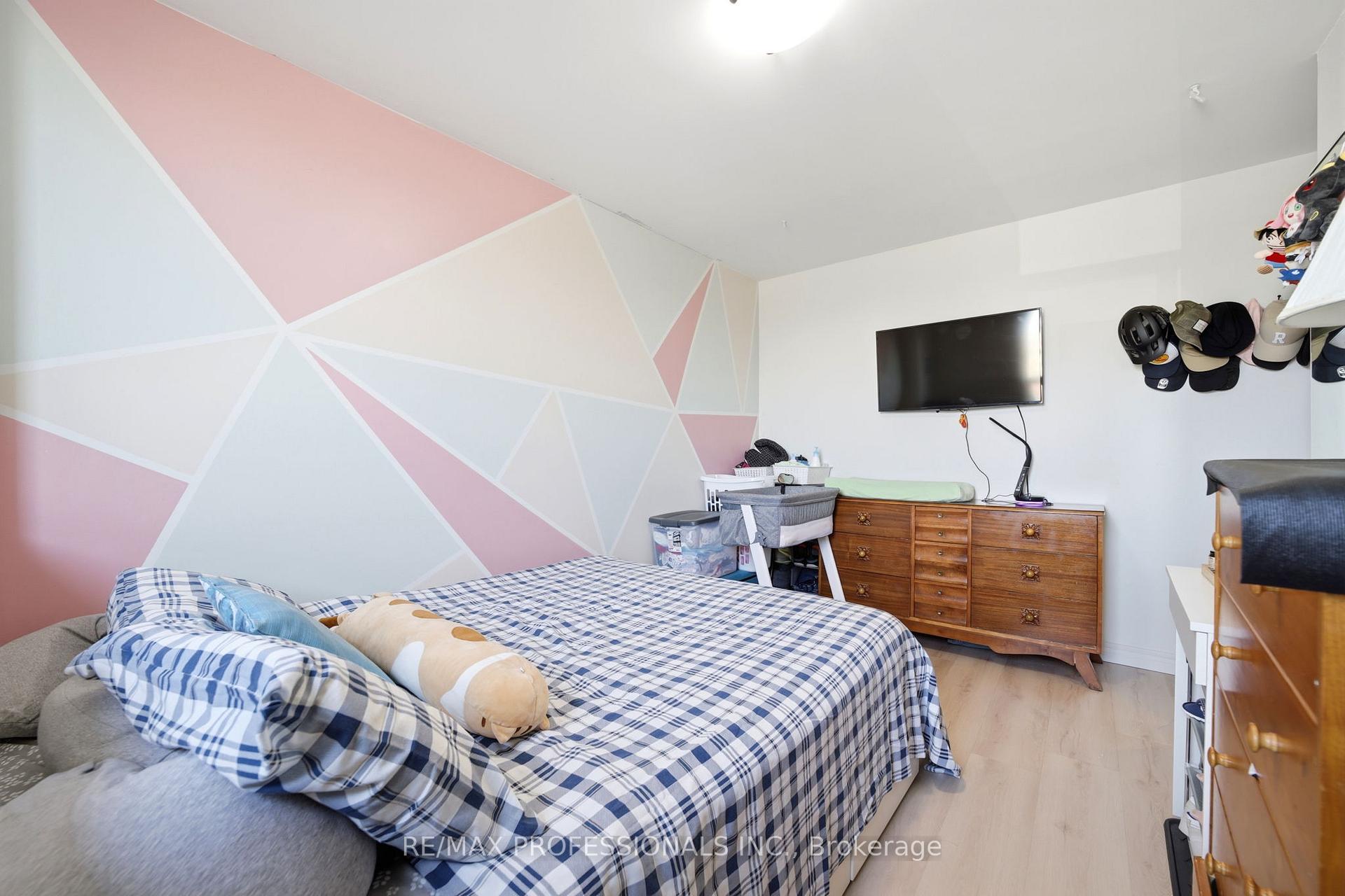 Photo 30 of Unit 204, 19 Four Winds Drive, North York, York University Heights — HOMEH