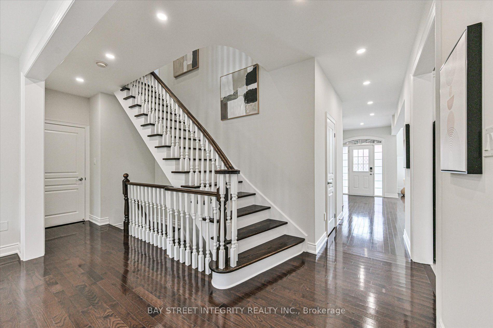 Photo 11 of 210 Milkweed Way, Oakville, Bronte — HOMEH