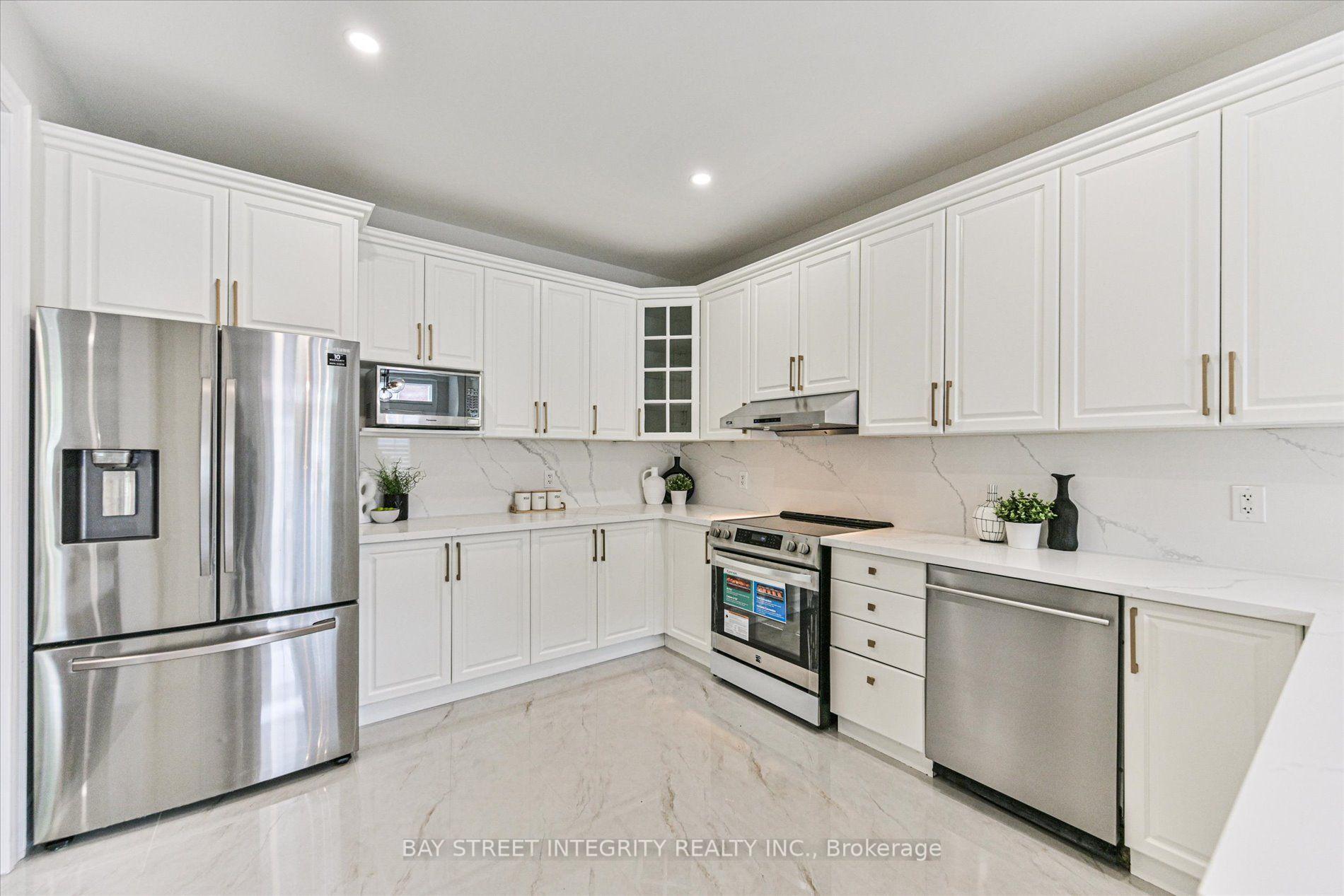 Photo 18 of 210 Milkweed Way, Oakville, Bronte — HOMEH
