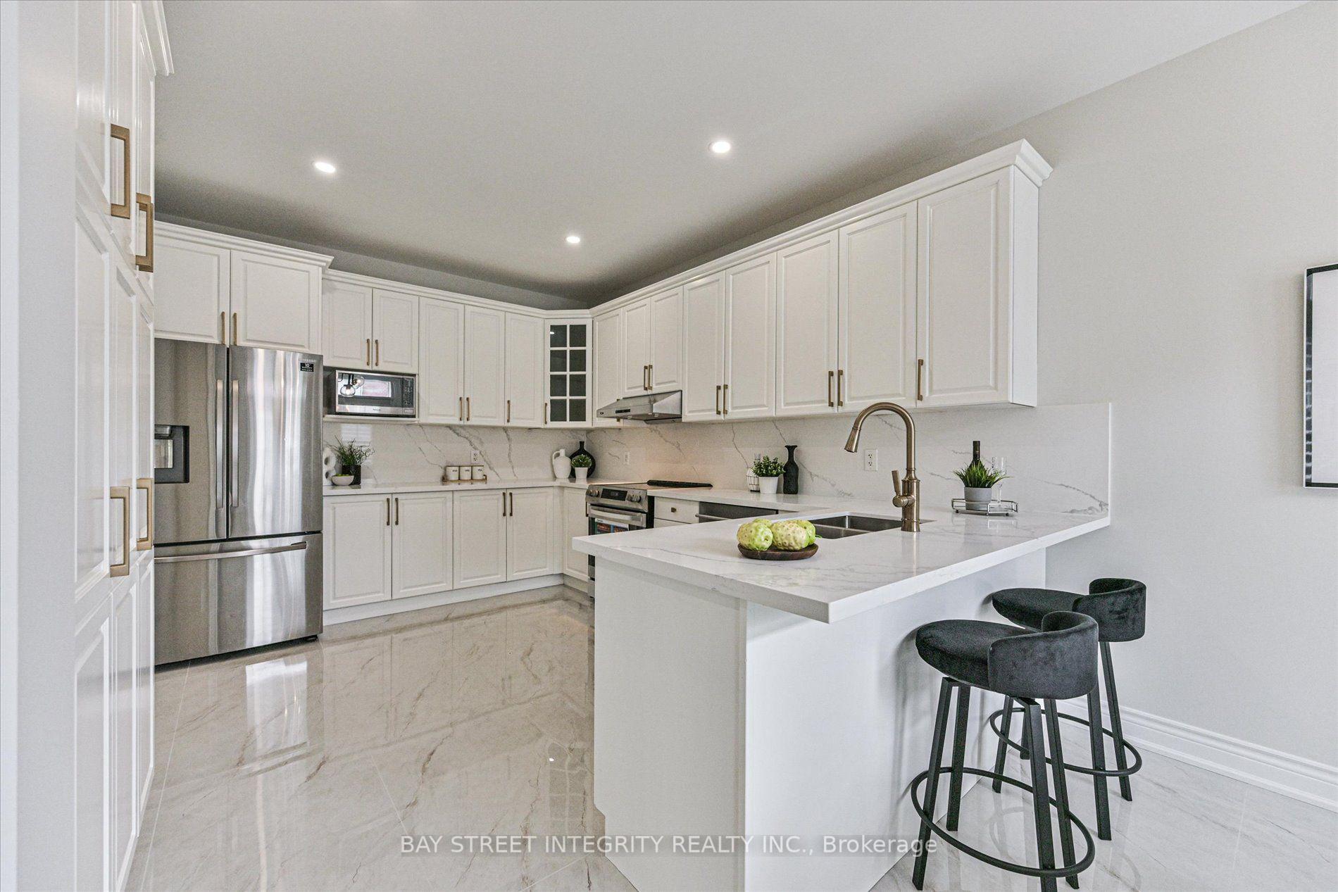 Photo 19 of 210 Milkweed Way, Oakville, Bronte — HOMEH