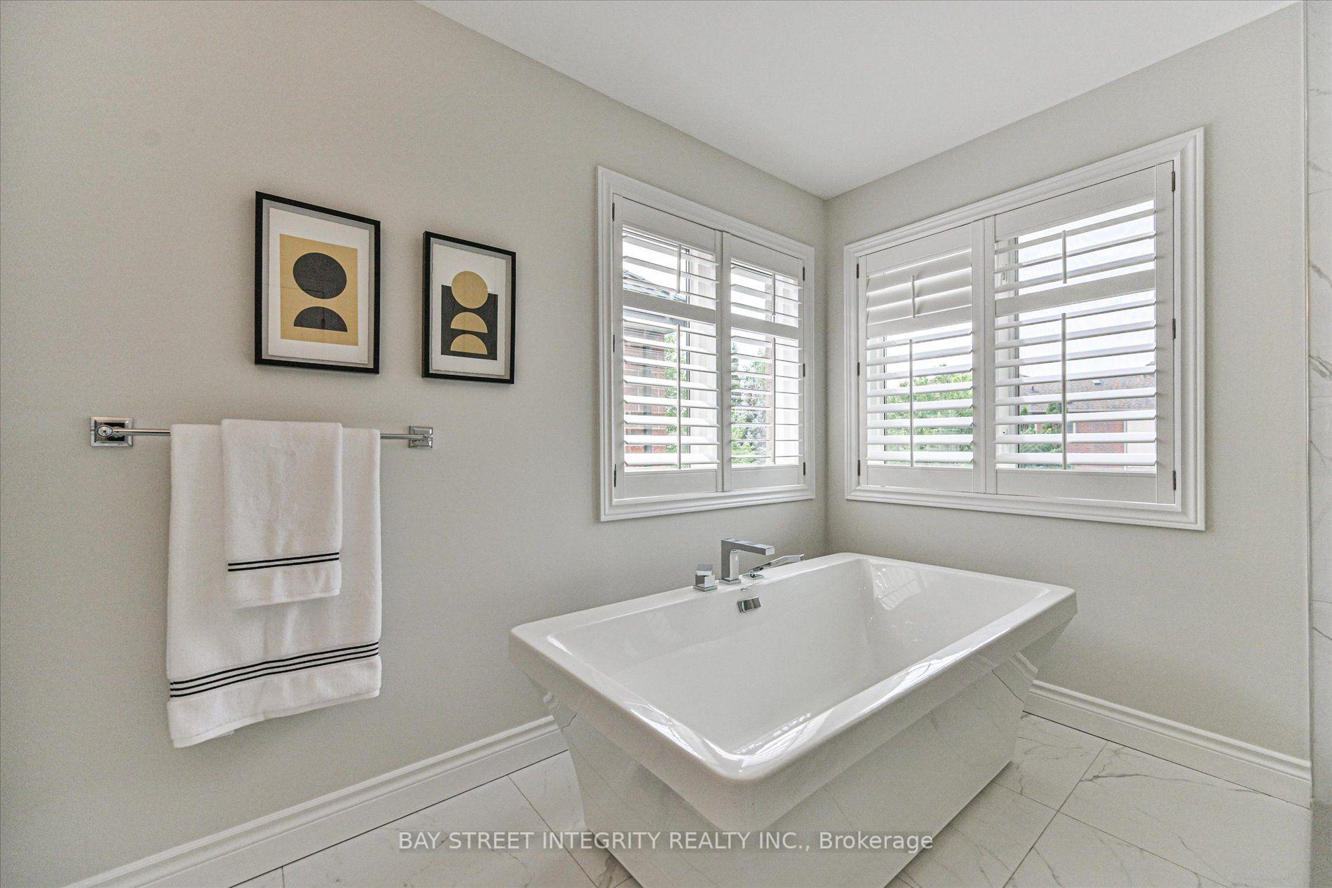 Photo 34 of 210 Milkweed Way, Oakville, Bronte — HOMEH
