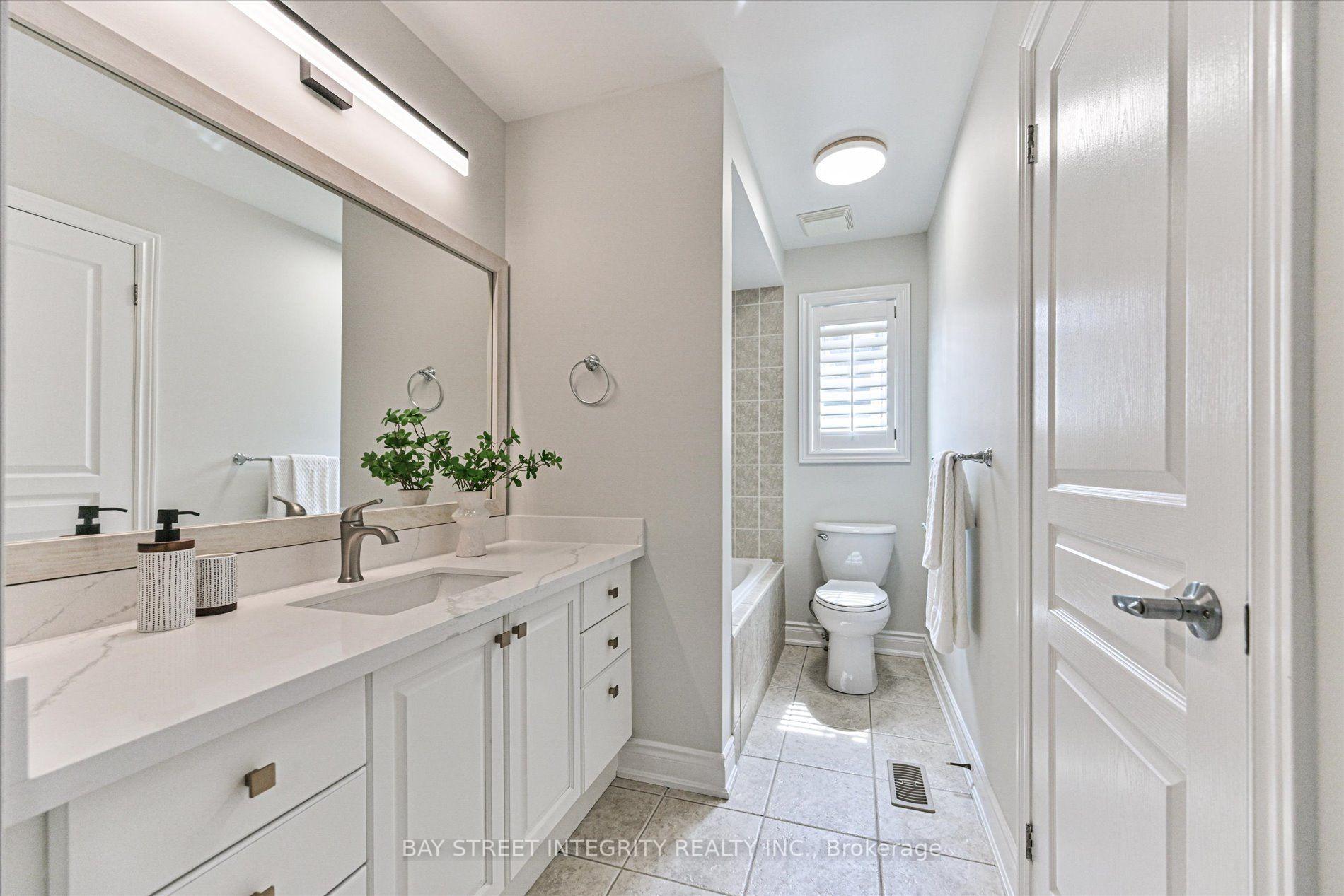 Photo 37 of 210 Milkweed Way, Oakville, Bronte — HOMEH