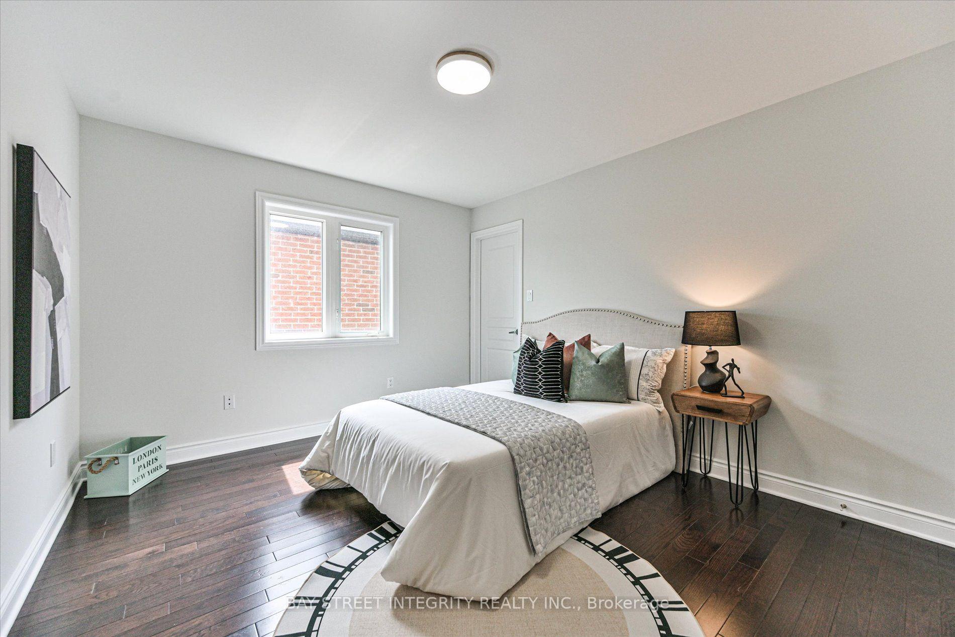 Photo 38 of 210 Milkweed Way, Oakville, Bronte — HOMEH