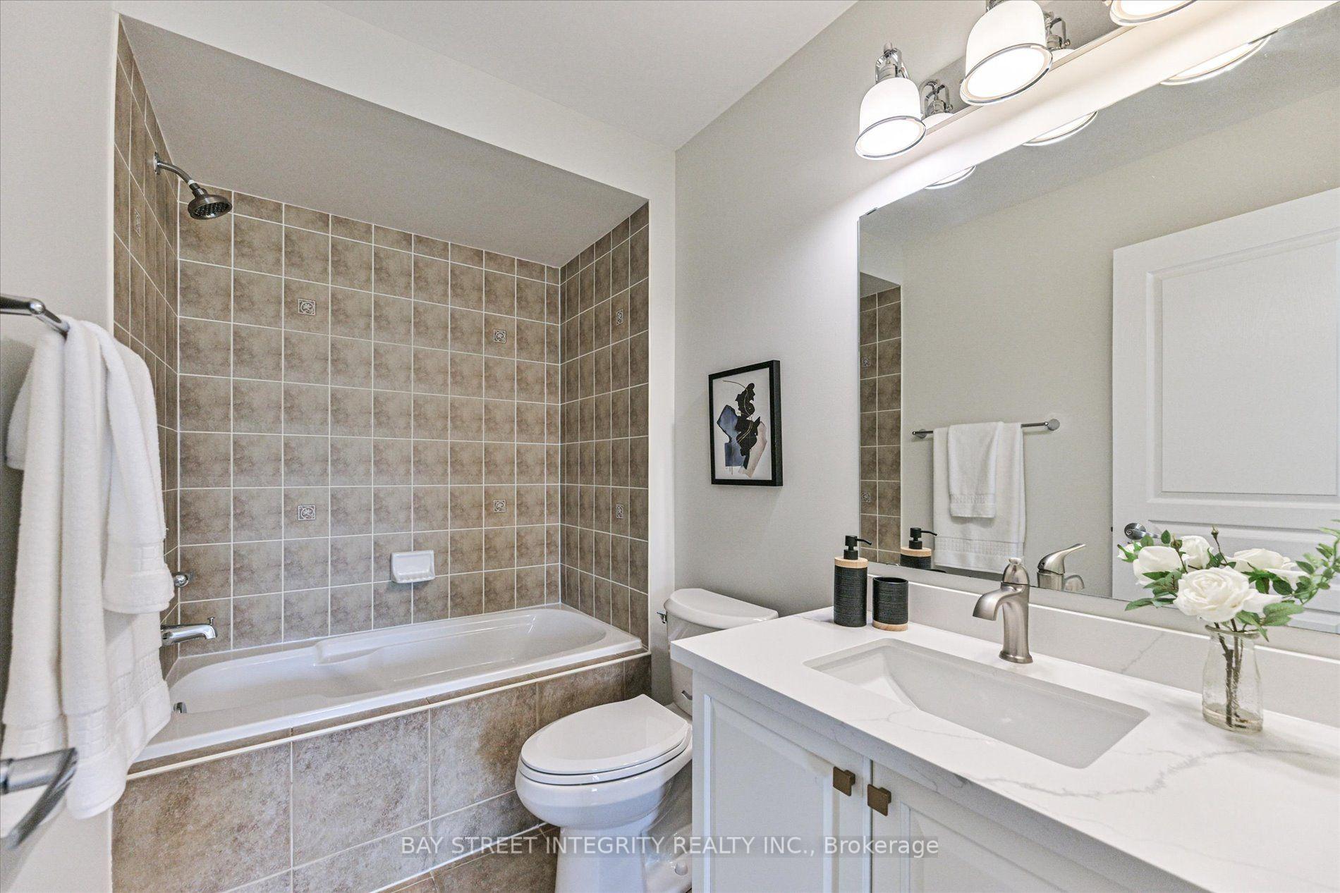 Photo 40 of 210 Milkweed Way, Oakville, Bronte — HOMEH
