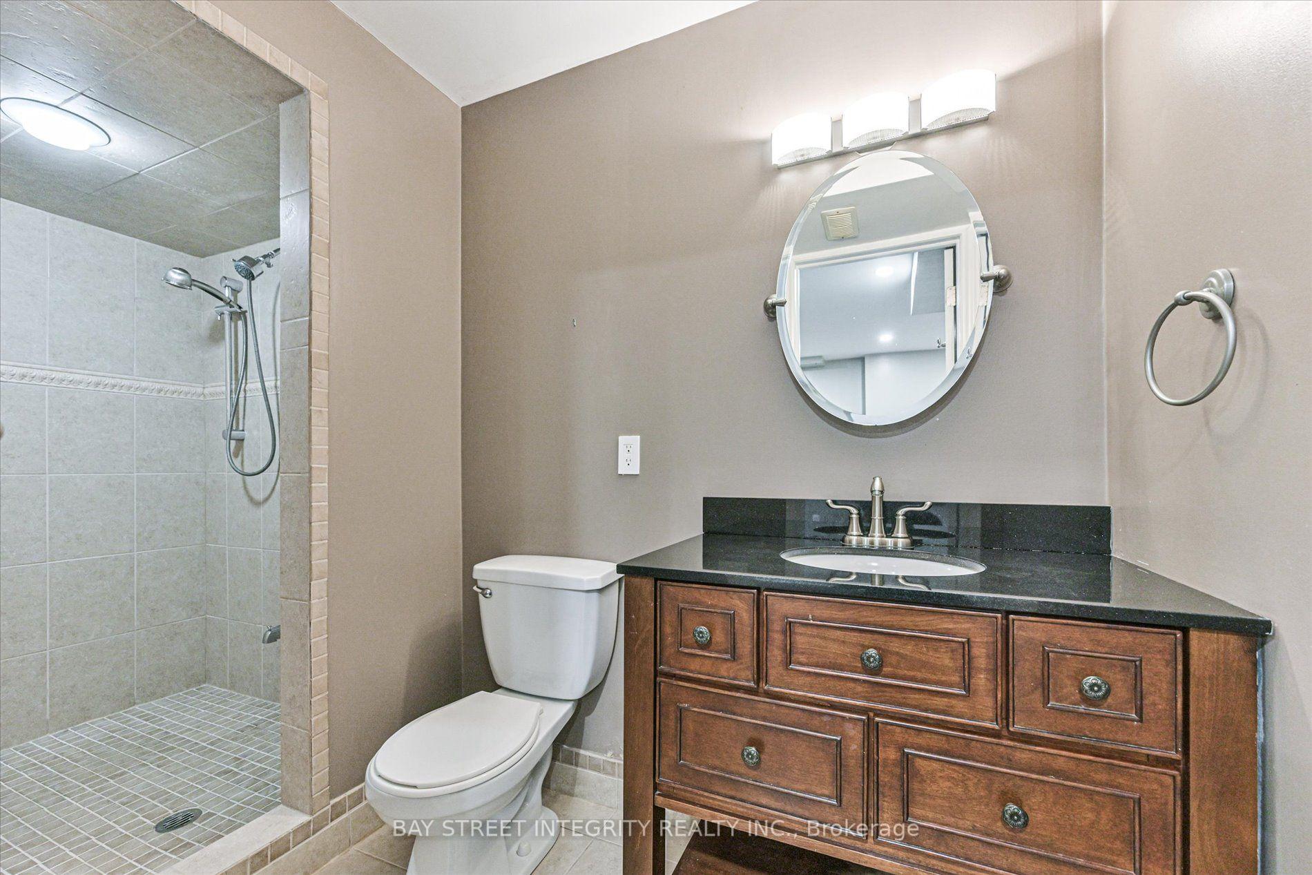 Photo 46 of 210 Milkweed Way, Oakville, Bronte — HOMEH