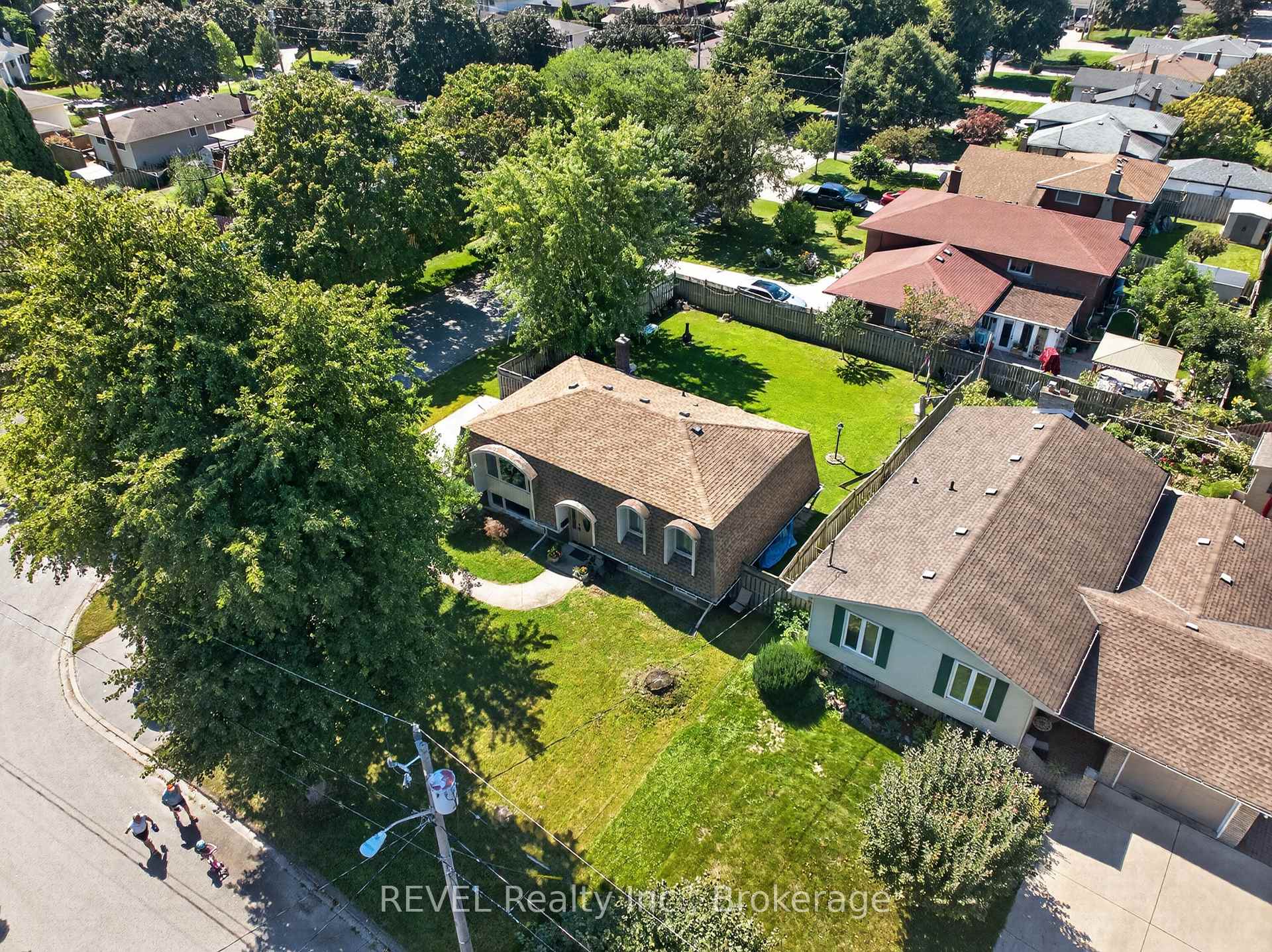 Photo 5 of 17 Ramsey Street, St. Catharines, Lakeport — HOMEH