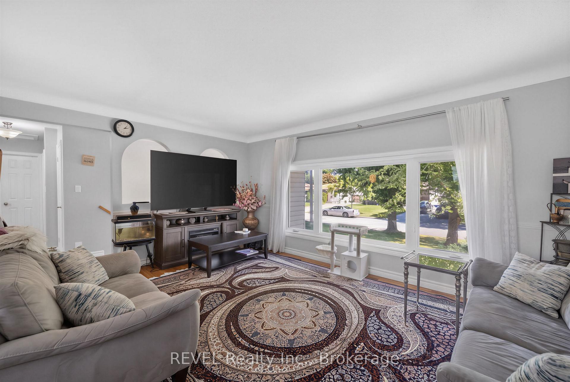 Photo 9 of 17 Ramsey Street, St. Catharines, Lakeport — HOMEH