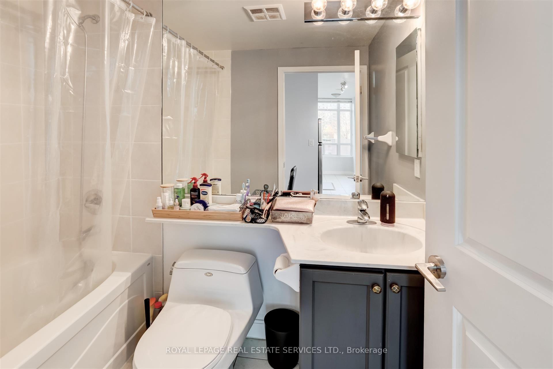 Photo 13 of Unit 303, 80 Absolute Avenue, Mississauga, City Centre — HOMEH