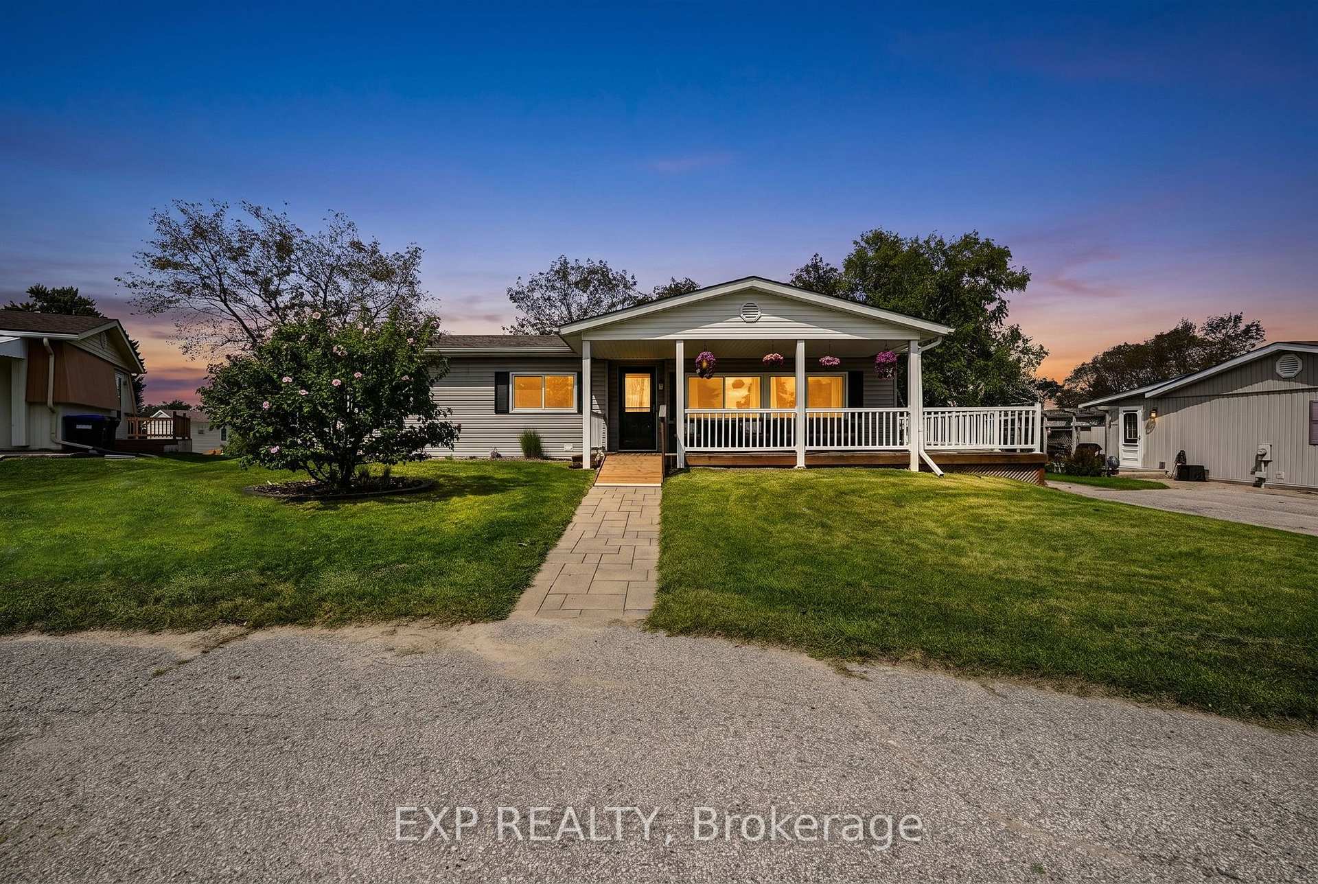 Photo of 4 Fairbirch Court