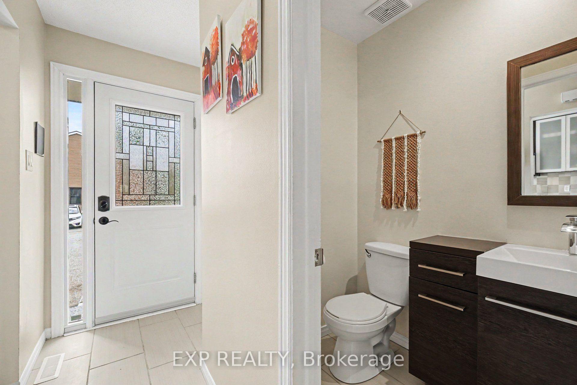 Photo 3 of Unit 35, 2030 Kelden Crescent, Ottawa, Blackburn Hamlet (South) — HOMEH