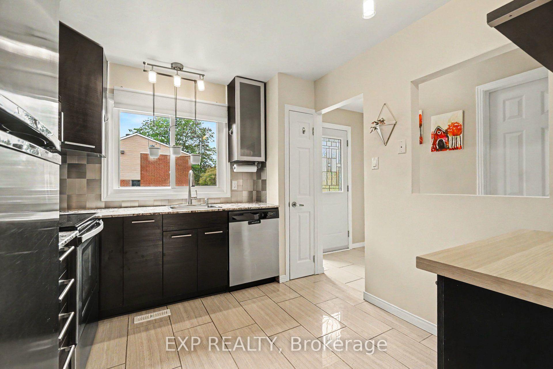 Photo 8 of Unit 35, 2030 Kelden Crescent, Ottawa, Blackburn Hamlet (South) — HOMEH