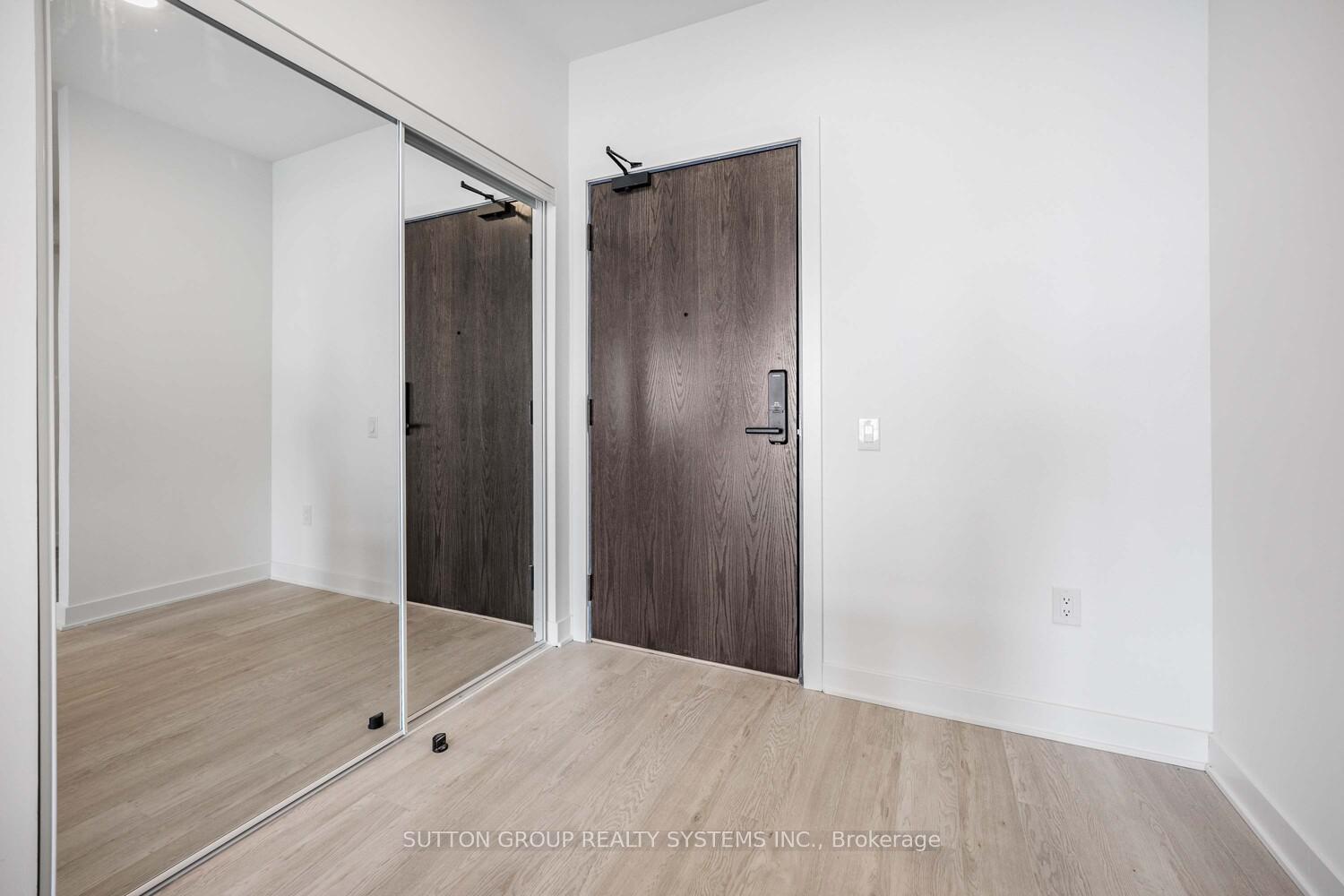 Photo 4 of Unit 911, 2782 Barton Street E, Hamilton, Riverdale — HOMEH