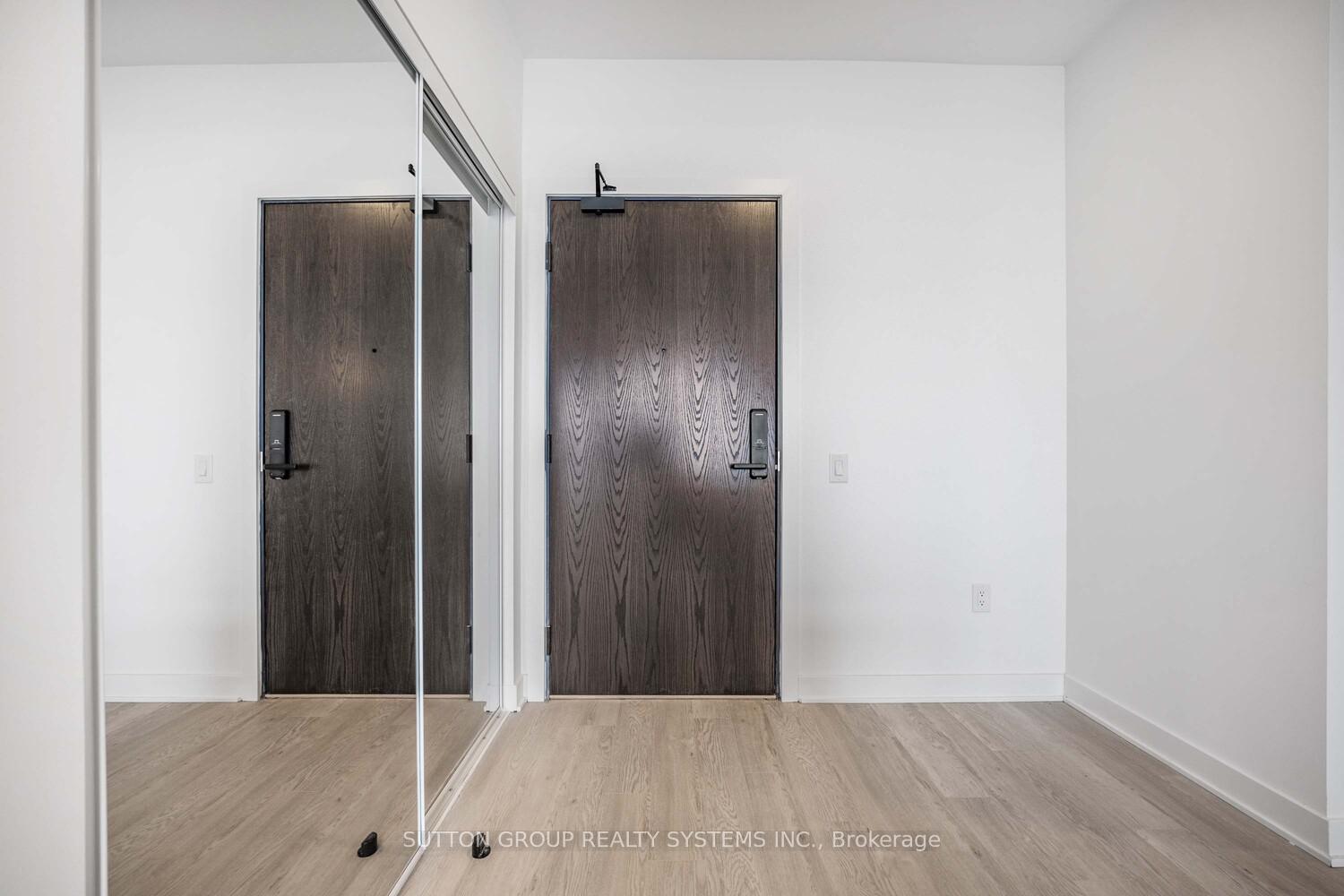 Photo 5 of Unit 911, 2782 Barton Street E, Hamilton, Riverdale — HOMEH