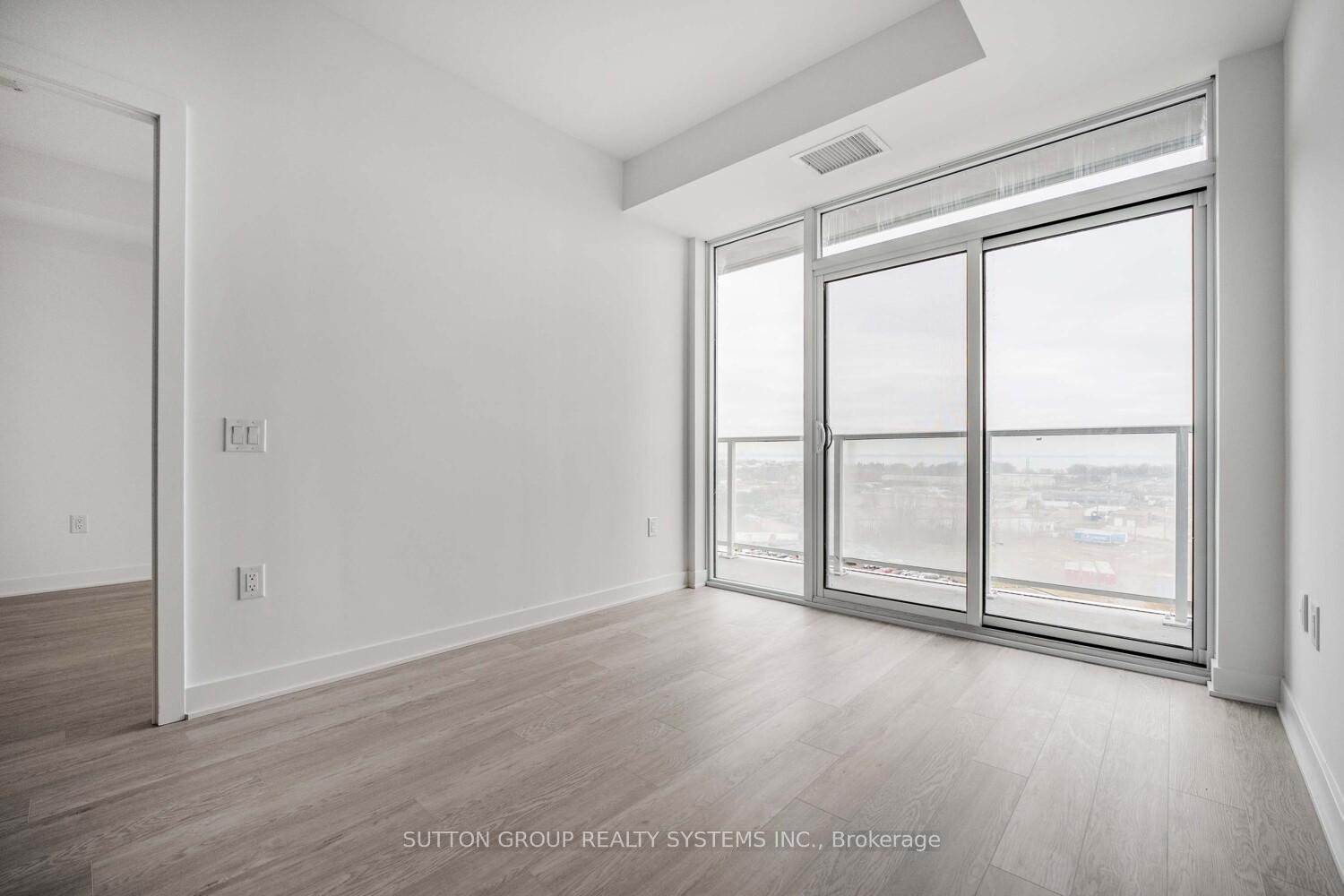 Photo 9 of Unit 911, 2782 Barton Street E, Hamilton, Riverdale — HOMEH