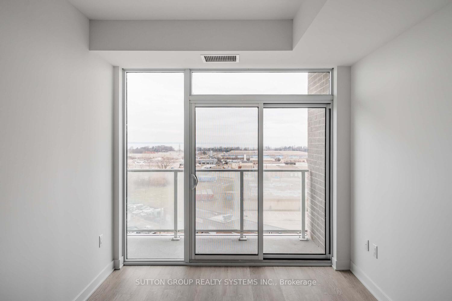 Photo 11 of Unit 911, 2782 Barton Street E, Hamilton, Riverdale — HOMEH