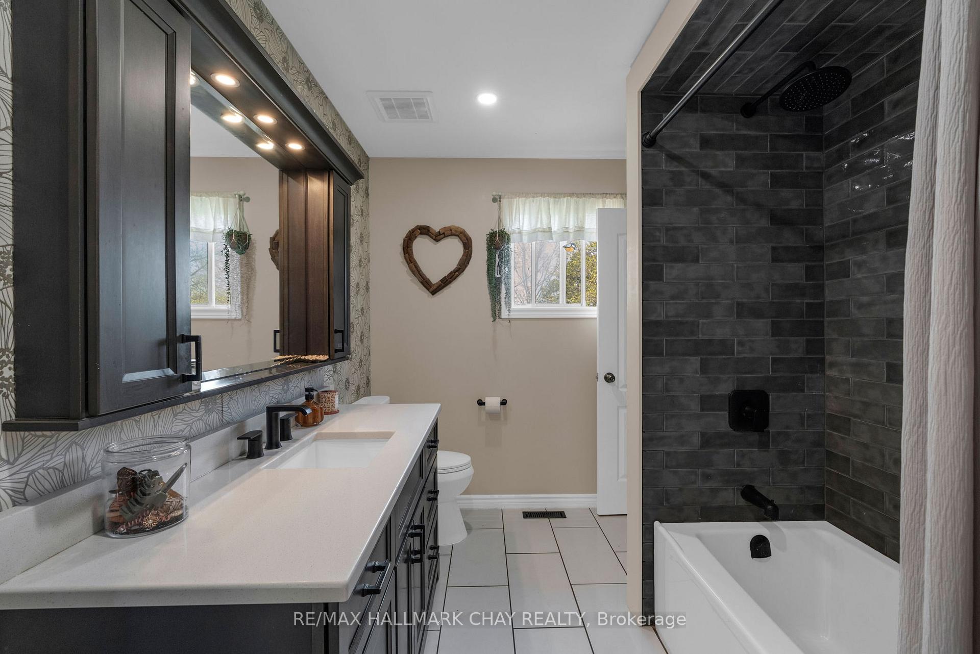 Photo 19 of 282 Warrington Road, Clearview, Stayner — HOMEH