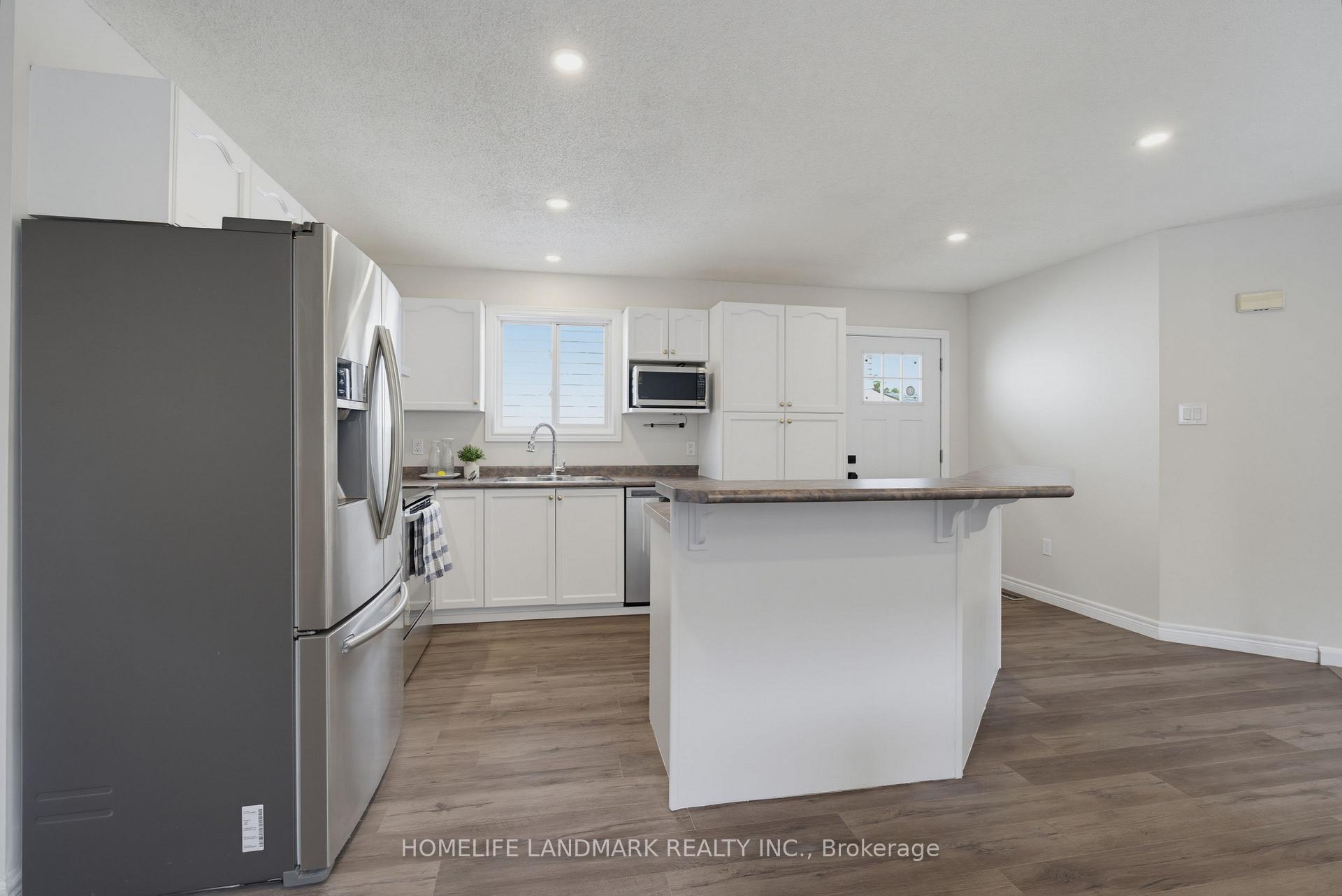 Photo 11 of 1791 Marconi Boulevard, London, East I — HOMEH