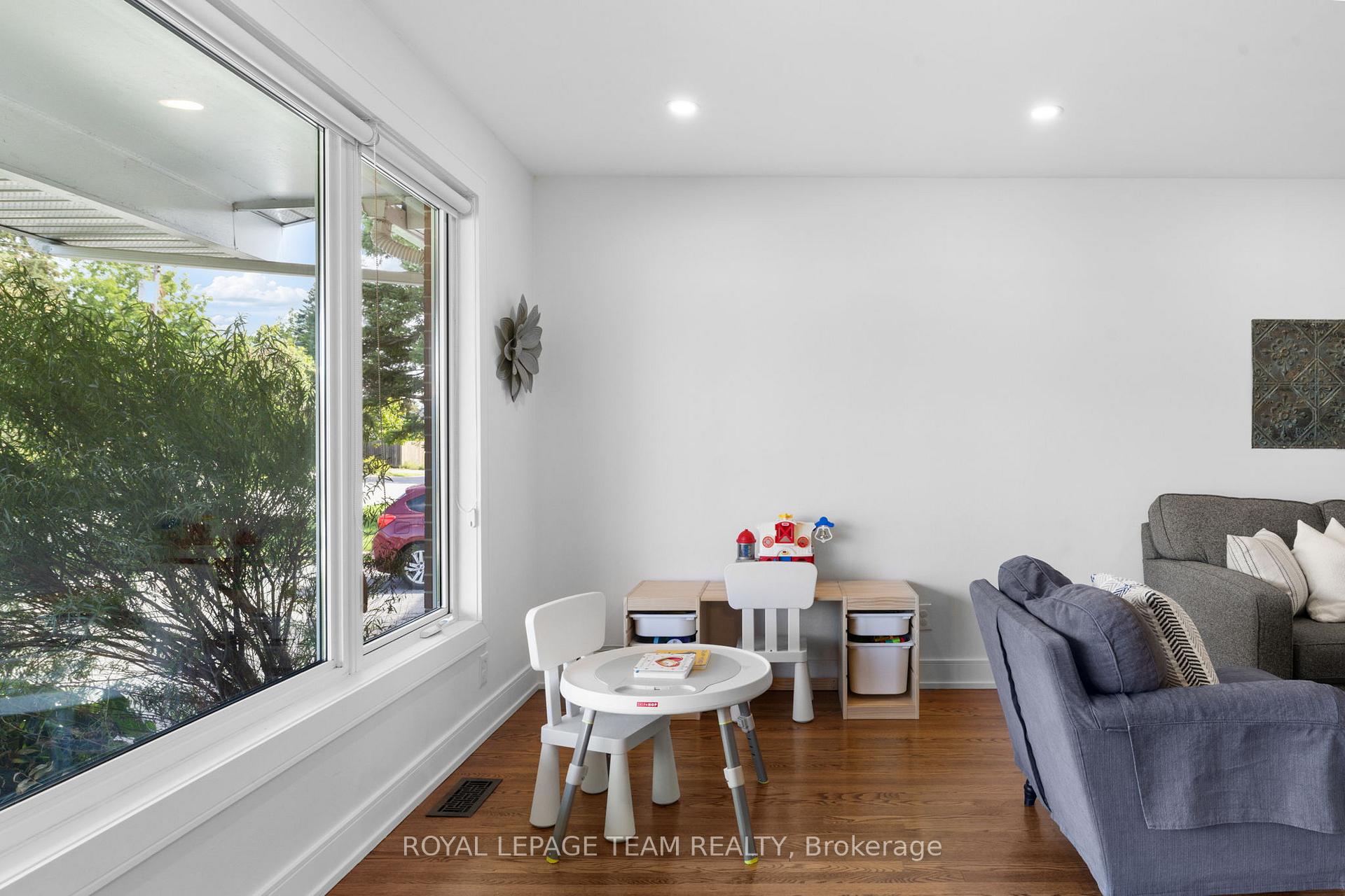 Photo 12 of 88 Fieldrow Street, Ottawa, Meadowlands/Crestview — HOMEH
