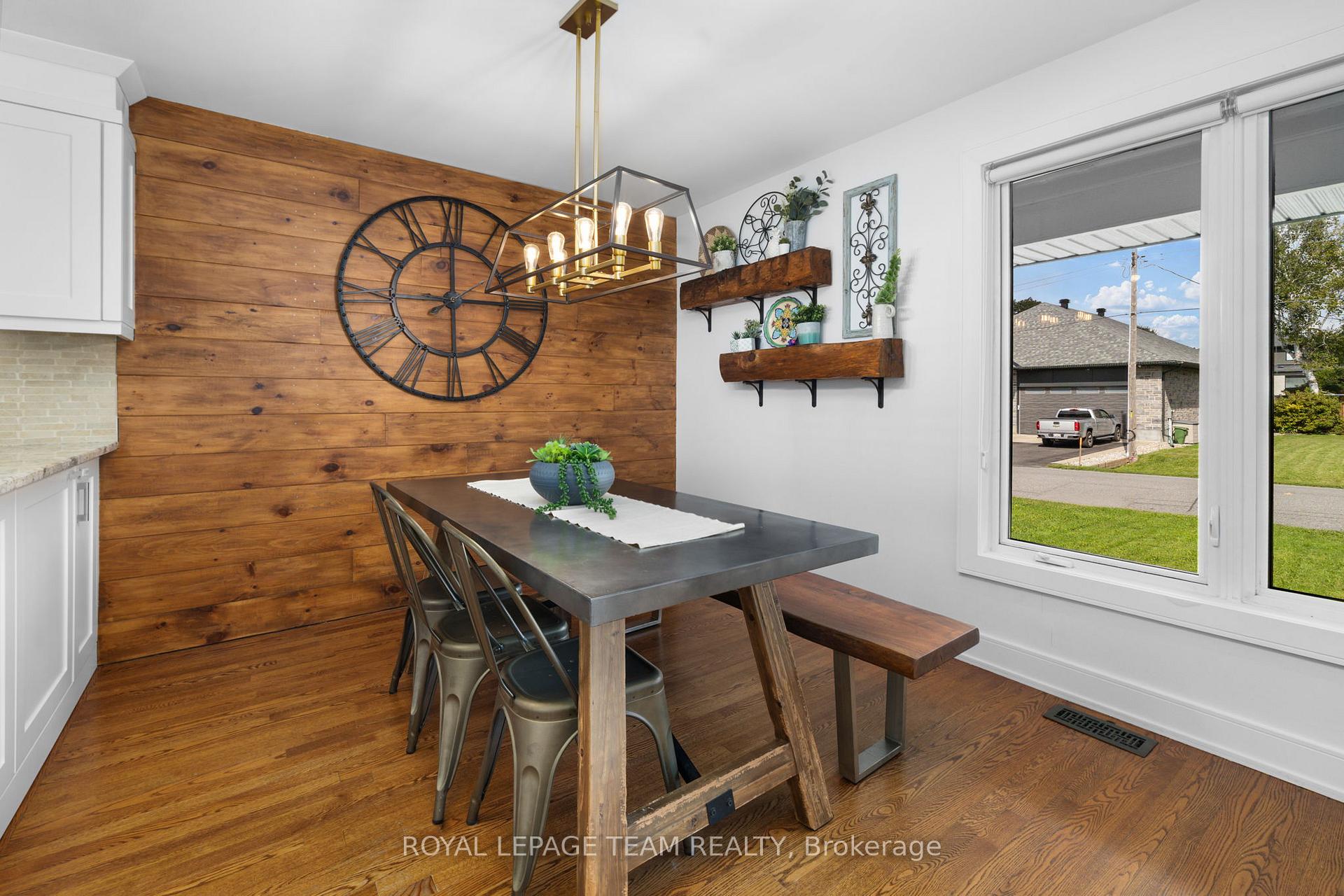 Photo 14 of 88 Fieldrow Street, Ottawa, Meadowlands/Crestview — HOMEH