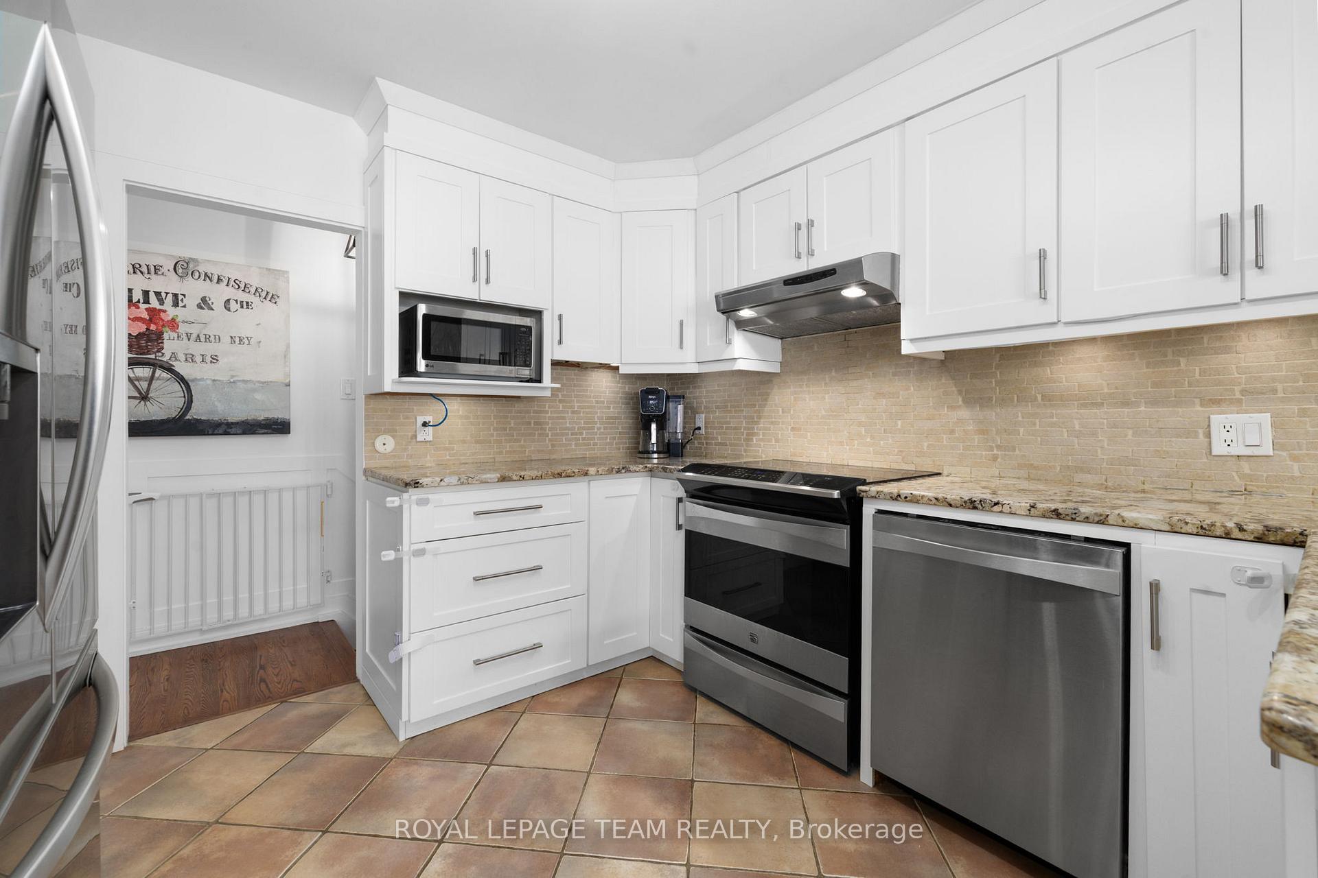 Photo 18 of 88 Fieldrow Street, Ottawa, Meadowlands/Crestview — HOMEH