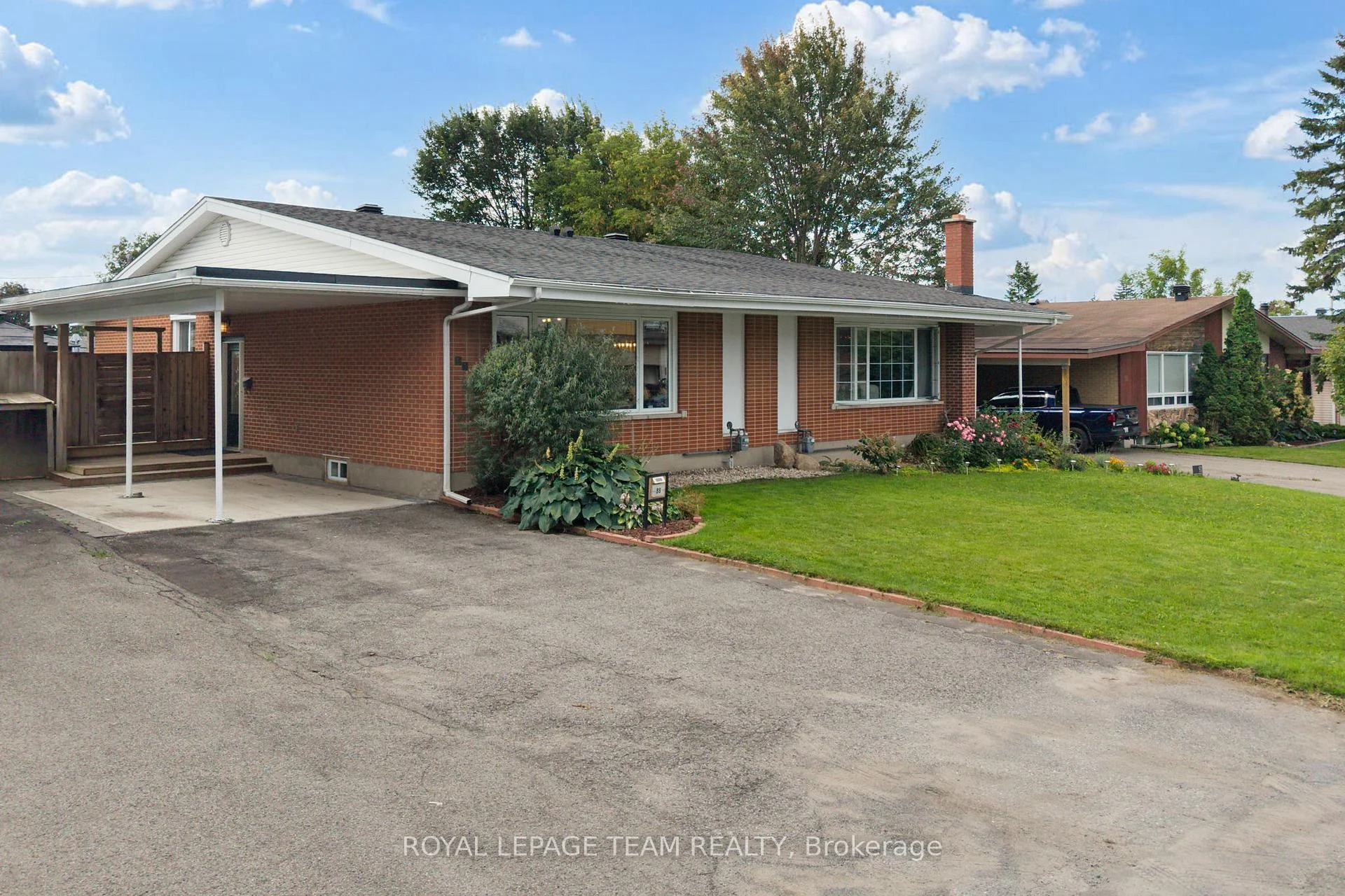 Photo 4 of 88 Fieldrow Street, Ottawa, Meadowlands/Crestview — HOMEH