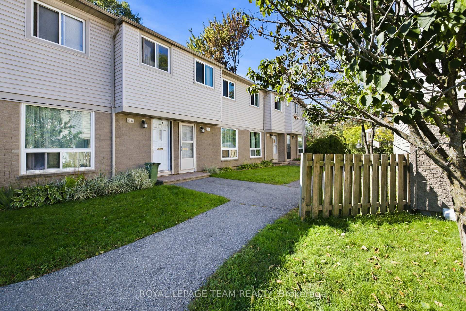 Photo 7 of Unit 63, 1355 Perez Crescent, Ottawa, Carson Grove — HOMEH