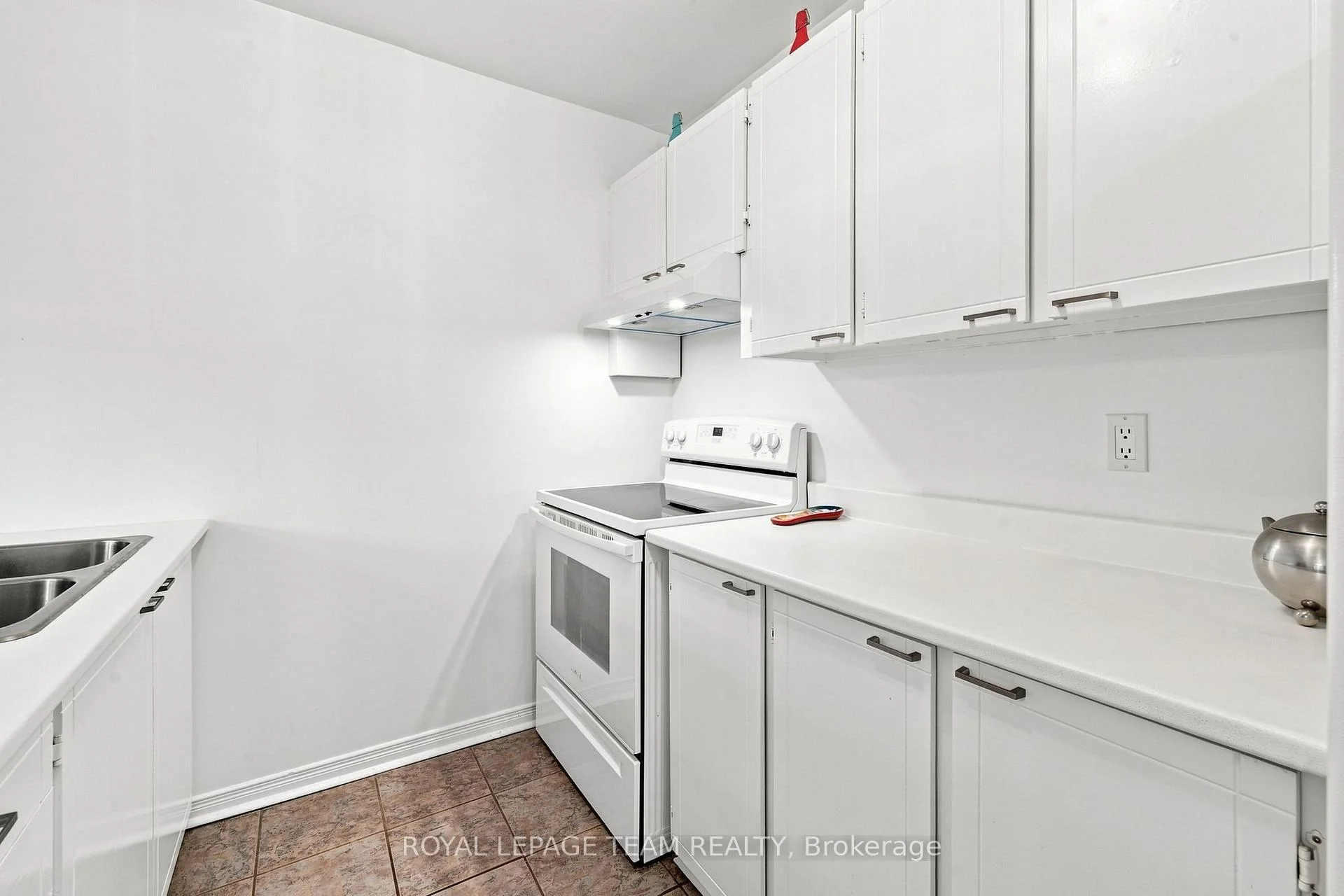 Photo 29 of Unit 63, 1355 Perez Crescent, Ottawa, Carson Grove — HOMEH
