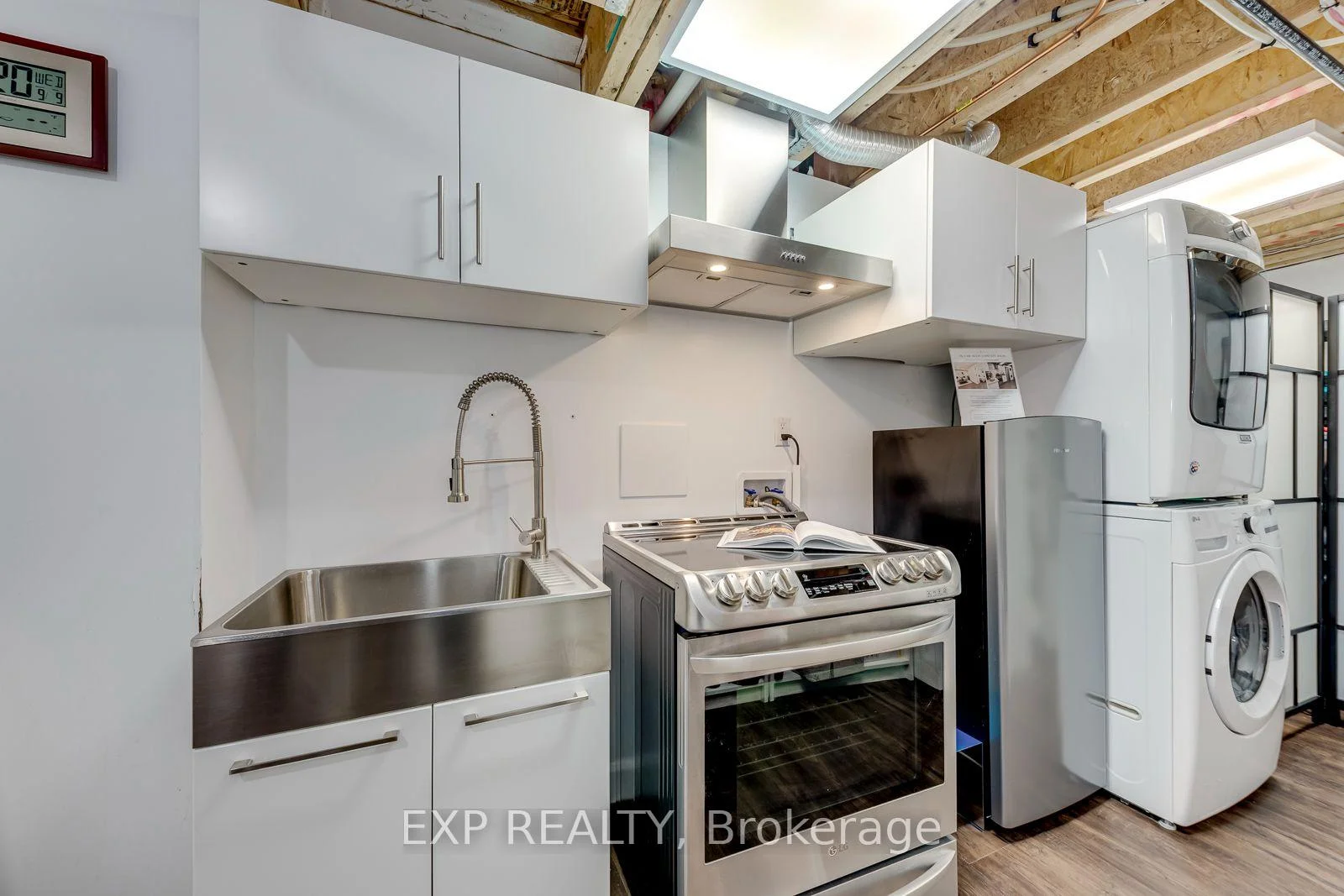 Photo 44 of 598 Bessborough Drive, Milton, Harrison — HOMEH