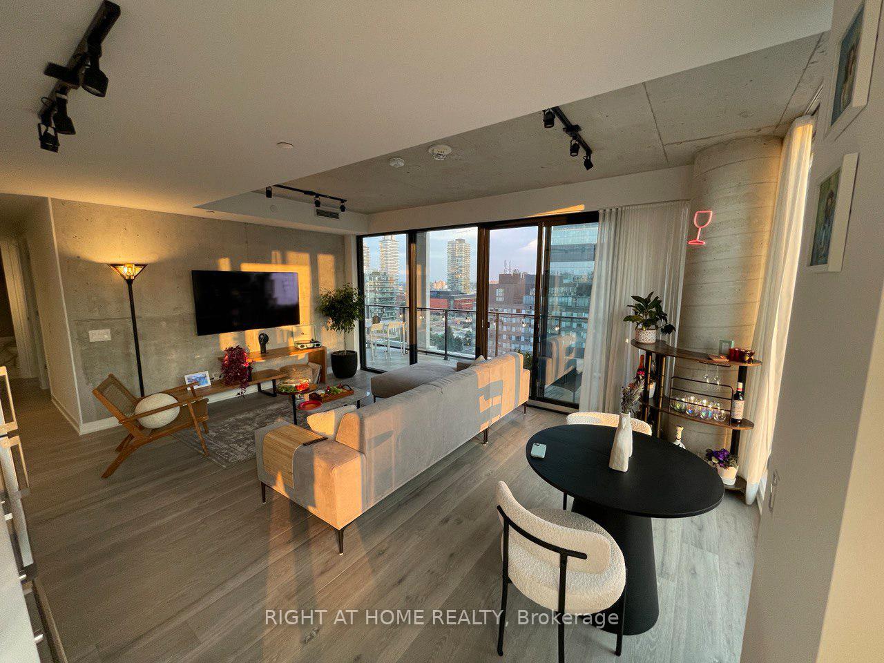 Photo of Unit 1308, 55 Ontario Street