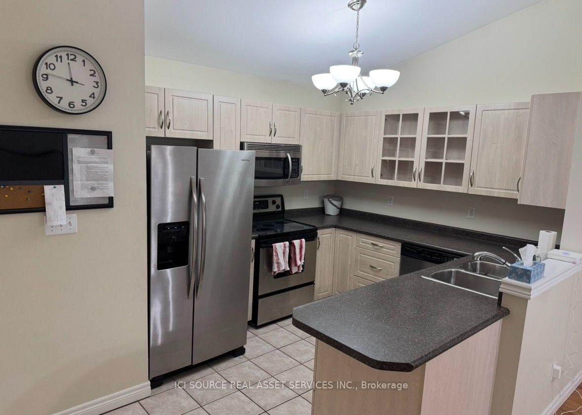 Photo 5 of 1799 Castleton Avenue, Windsor — HOMEH